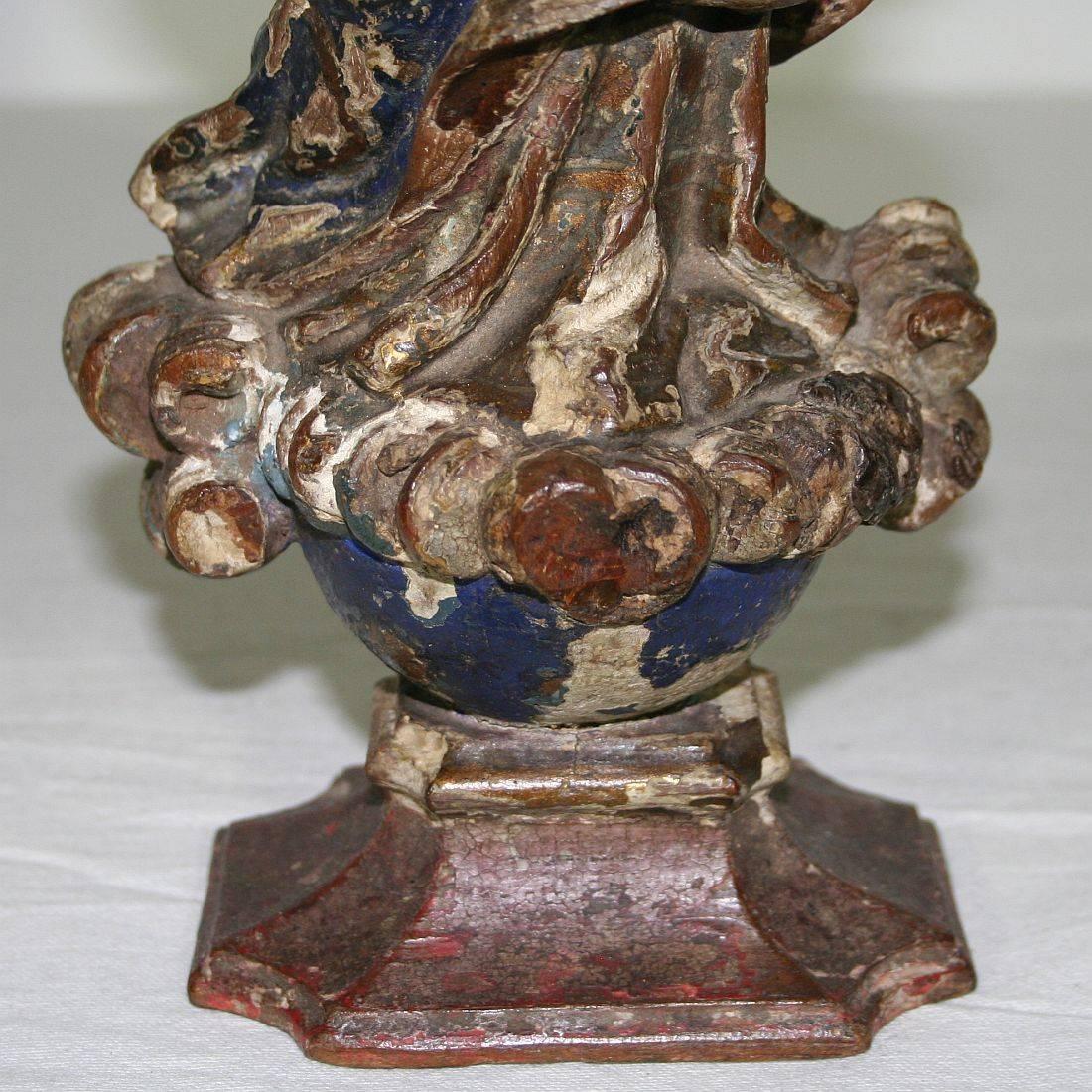 17th Century Spanish Early Baroque Painted Wooden Madonna 4