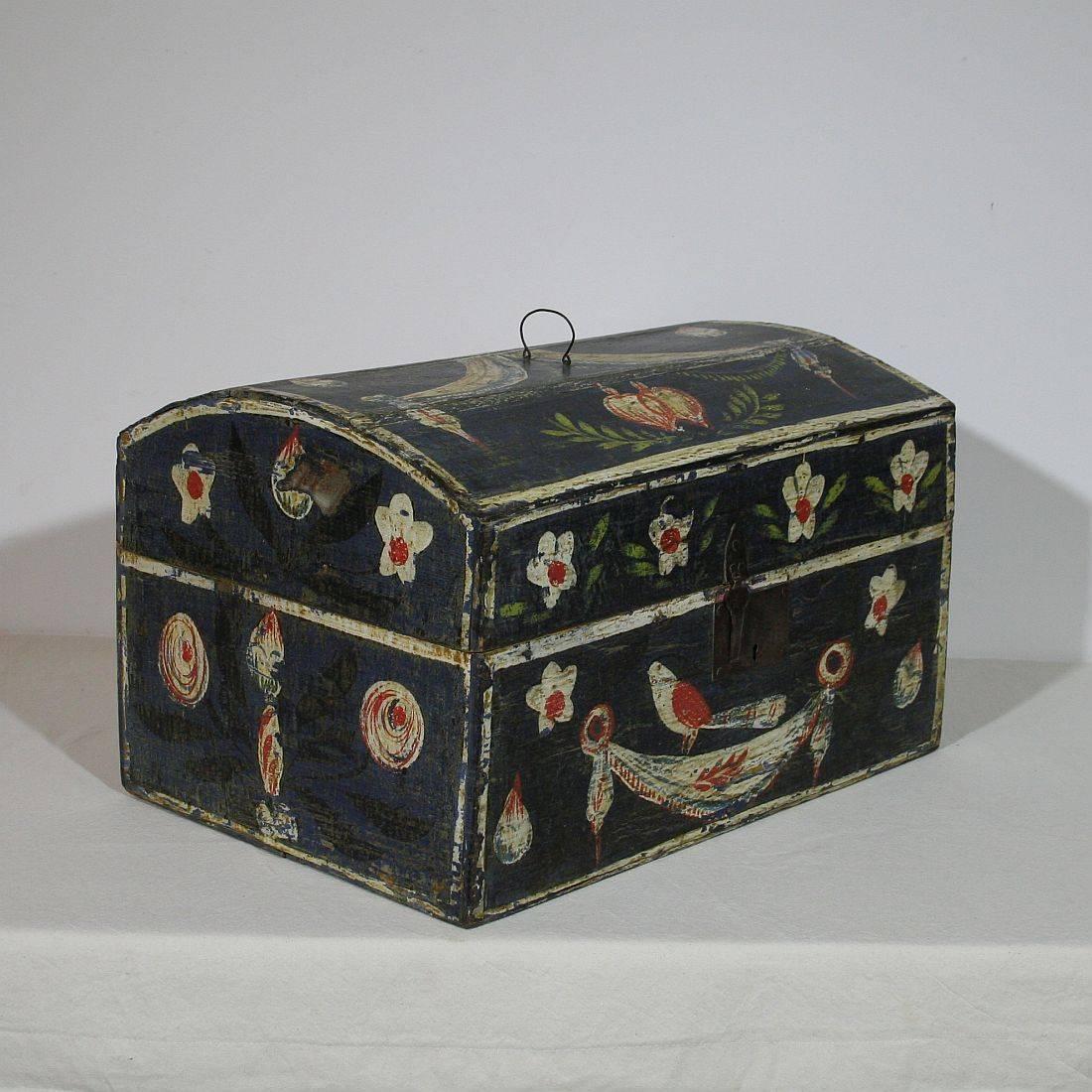 Beautiful painted wooden weddingbox with its original decor and wrought iron lock (no key). Weathered but stunning color. More pictures available.
 