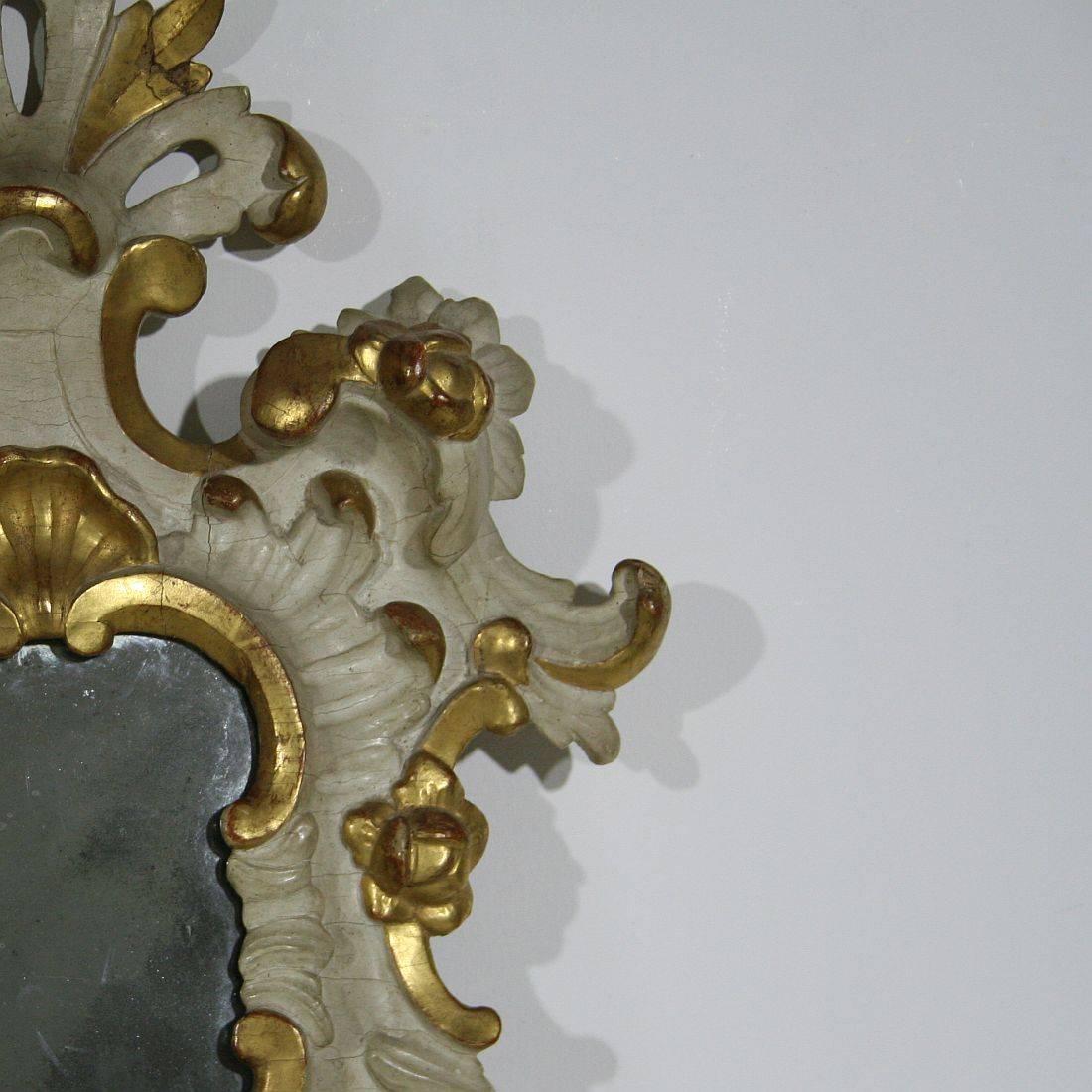 Italian 18th Century Carved  Wooden Baroque Girandole Mirror with Sconce 3