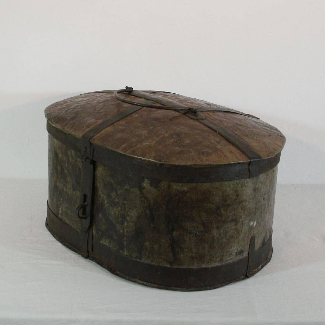 Unique Swedish travel box. The wooden versions are rare but in metal I have not seen it before. Great piece with beautiful worn patina, Sweden, circa 1750. Weathered.