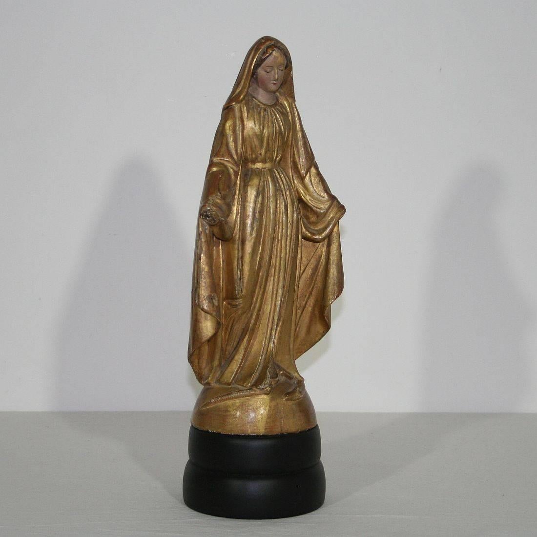 French 19th Century Carved Giltwood Madonna In Good Condition In Buisson, FR