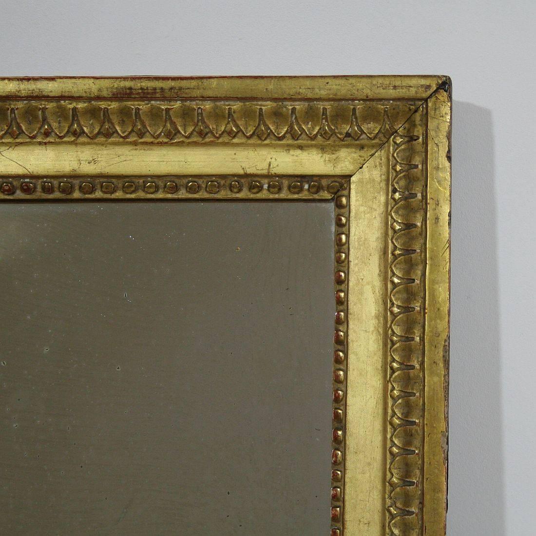Neoclassical Late 18th Century, French Carved Giltwood Mirror