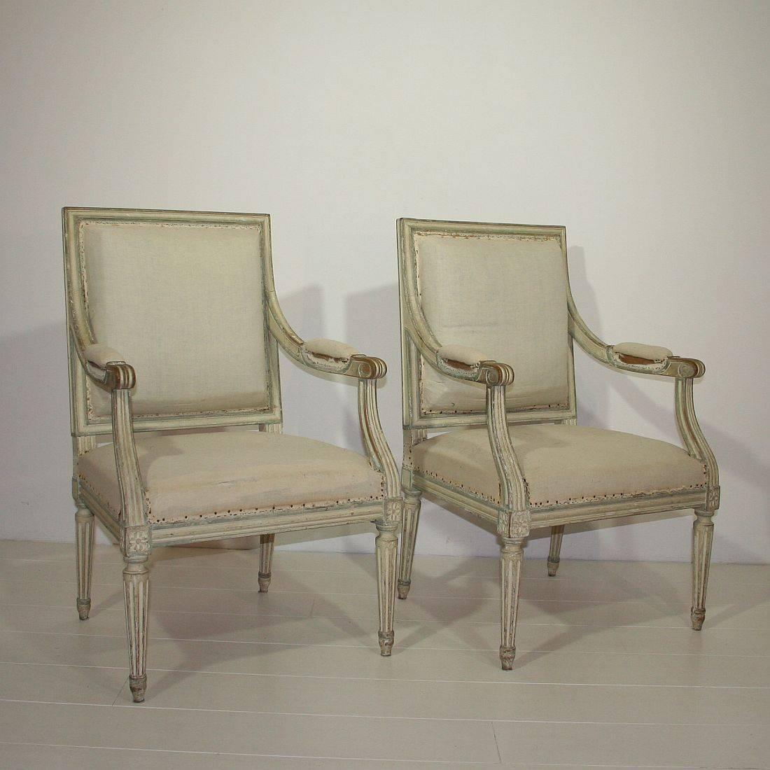 Pair of French Louis XVI Style Armchairs In Good Condition In Buisson, FR