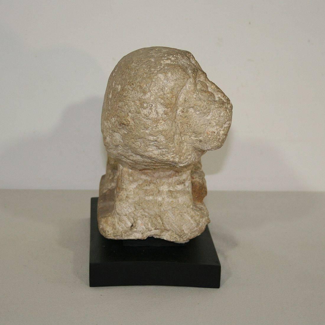 Primitive Italian Carved Stone Lion In Good Condition In Buisson, FR