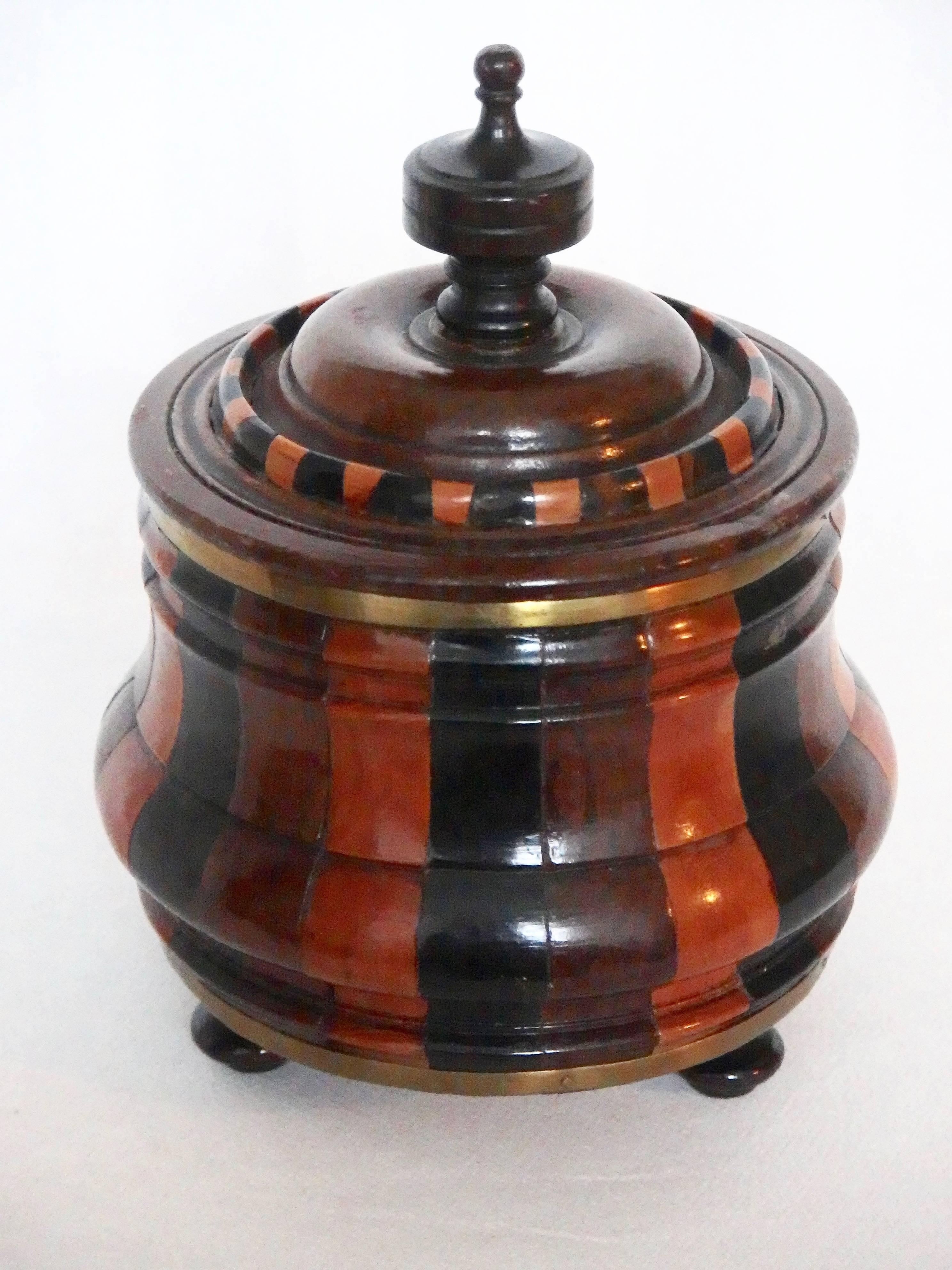 Three 18th Century Dutch Treen Tobacco Jars In Good Condition For Sale In Schoten, BE