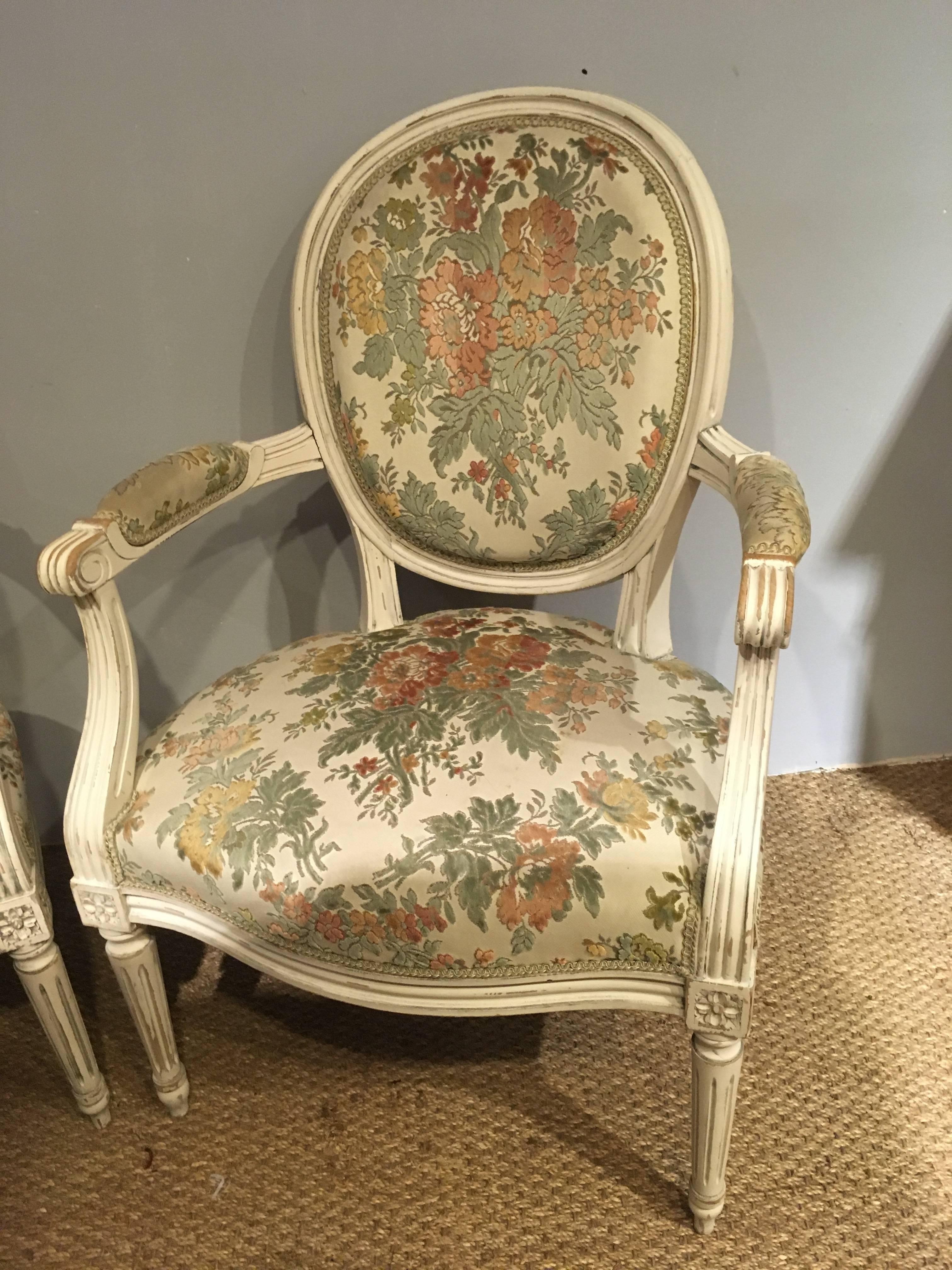 Pair of salon chairs dating from the Art Deco period 1930s with original paint work 

Measures: Height 34 inches or 88 cms 
Width 23 inches or 59 cms 
Depth 25 inches or 64 cms.


       