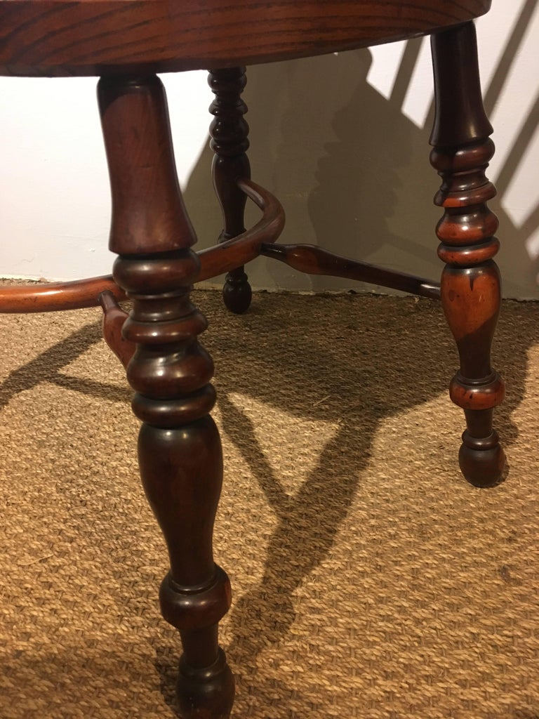 Windsor Chair For Sale at 1stDibs