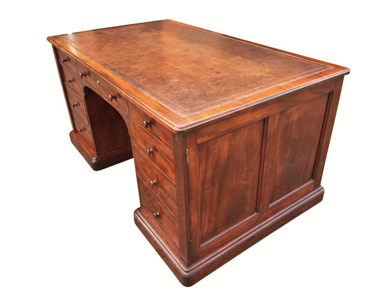 19th Century Mahogany  Partners Desk by  Gillow. circa 1830 1