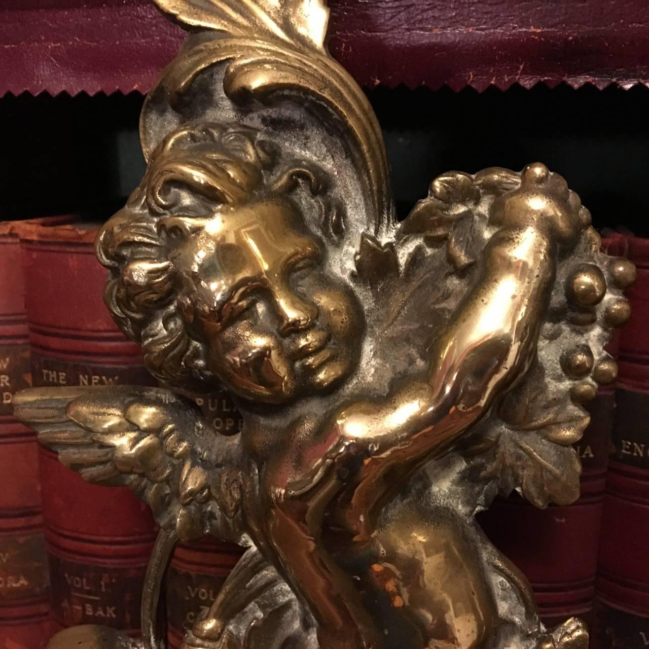 Two identical brass doorstops of cherubs in brass and dated circa 1930.
In solid brass, they are in excellent condition and are showing signs of age and patina. Great furnishing and stylish idea to have one at the front and one at the back