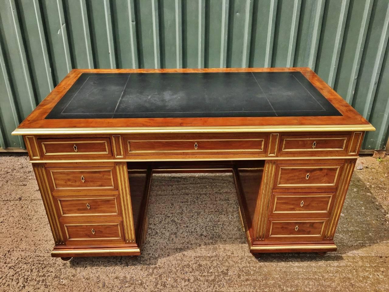 Late 19th Century Mahogany Desk, French, circa 1880 In Excellent Condition For Sale In Honiton, Devon