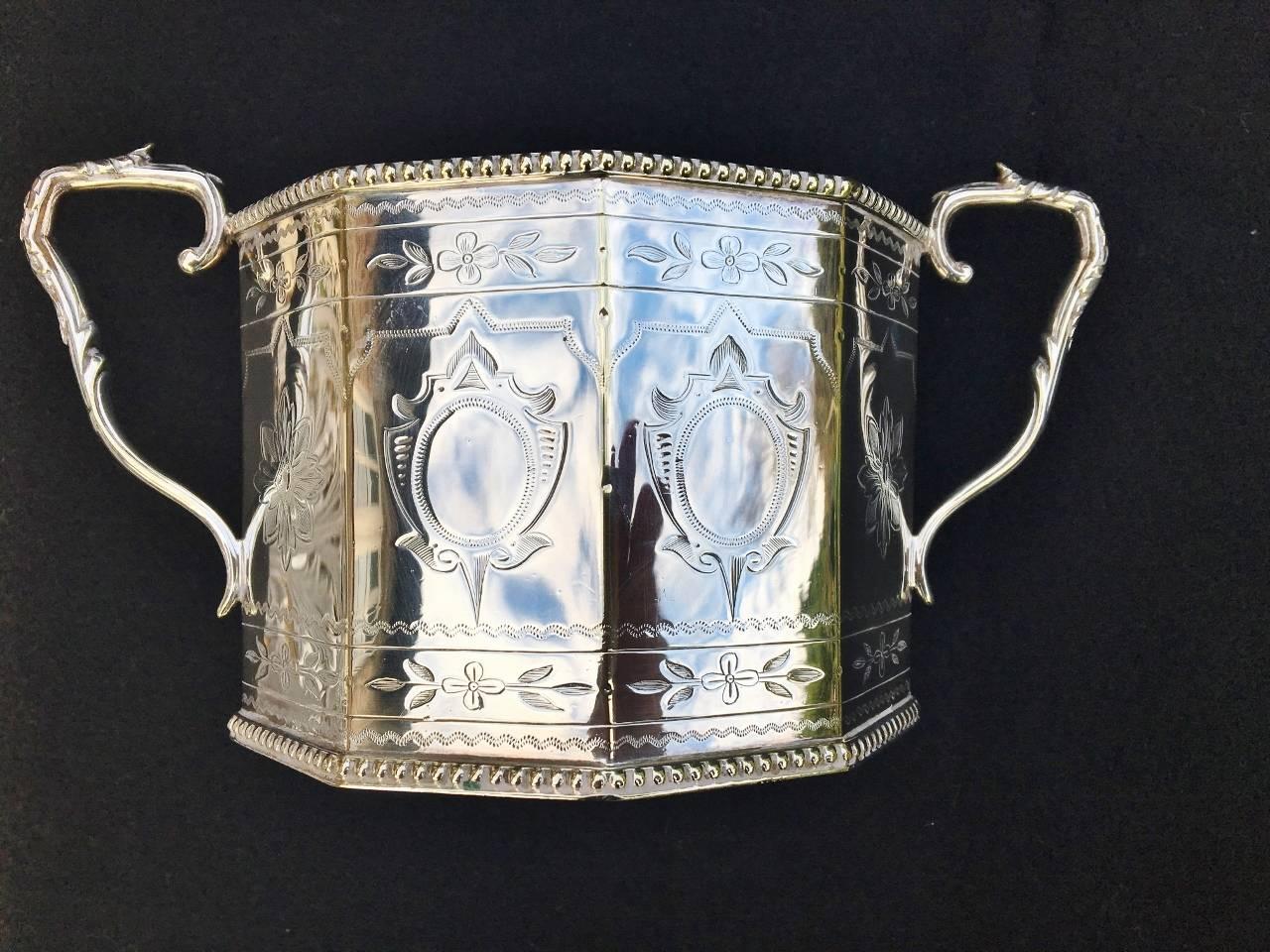 19th Century Silver Plated Tea Service, English, circa 1890 For Sale 1