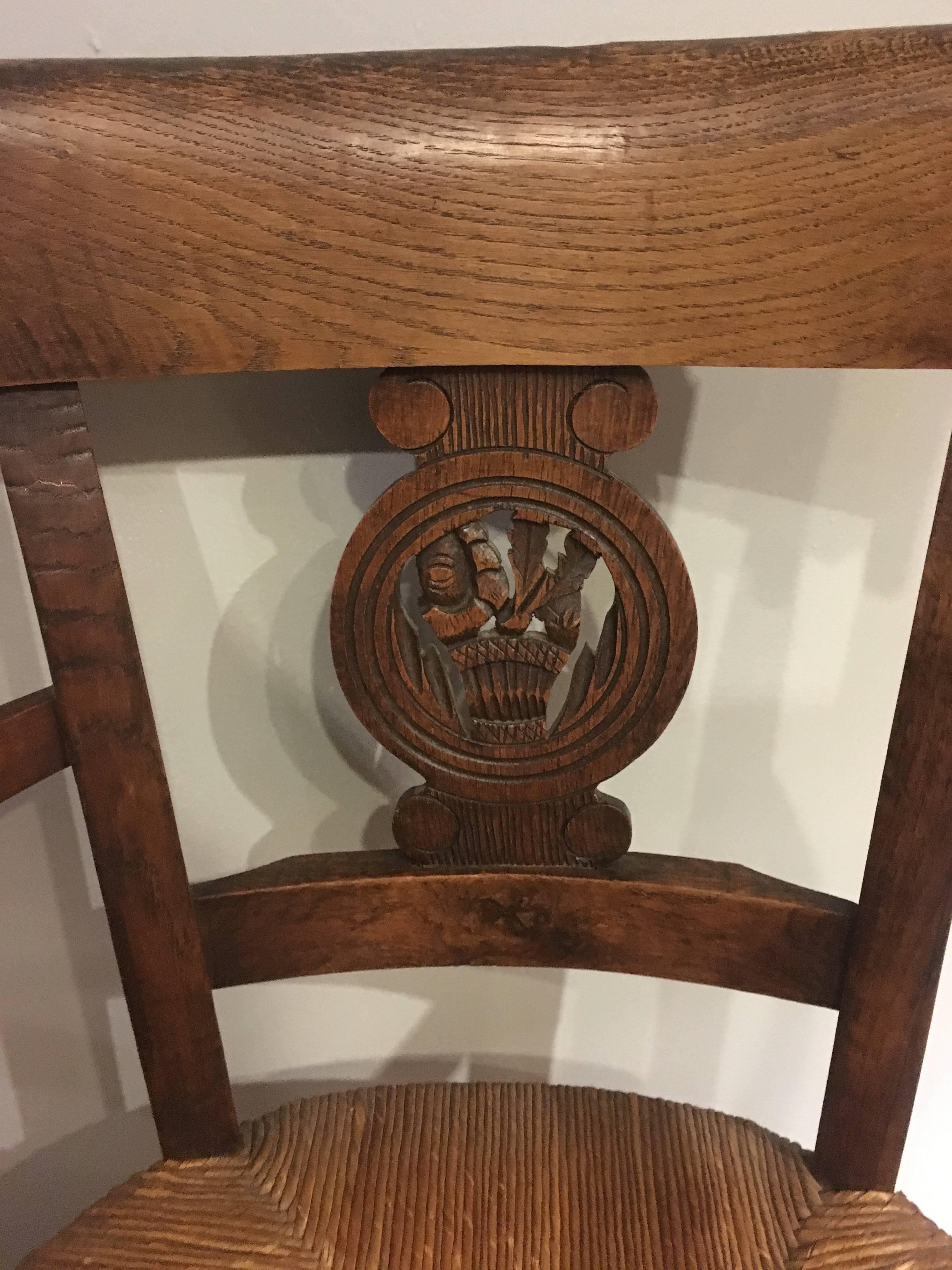 Pair of Oak Country Carver Chairs In Good Condition In Honiton, Devon