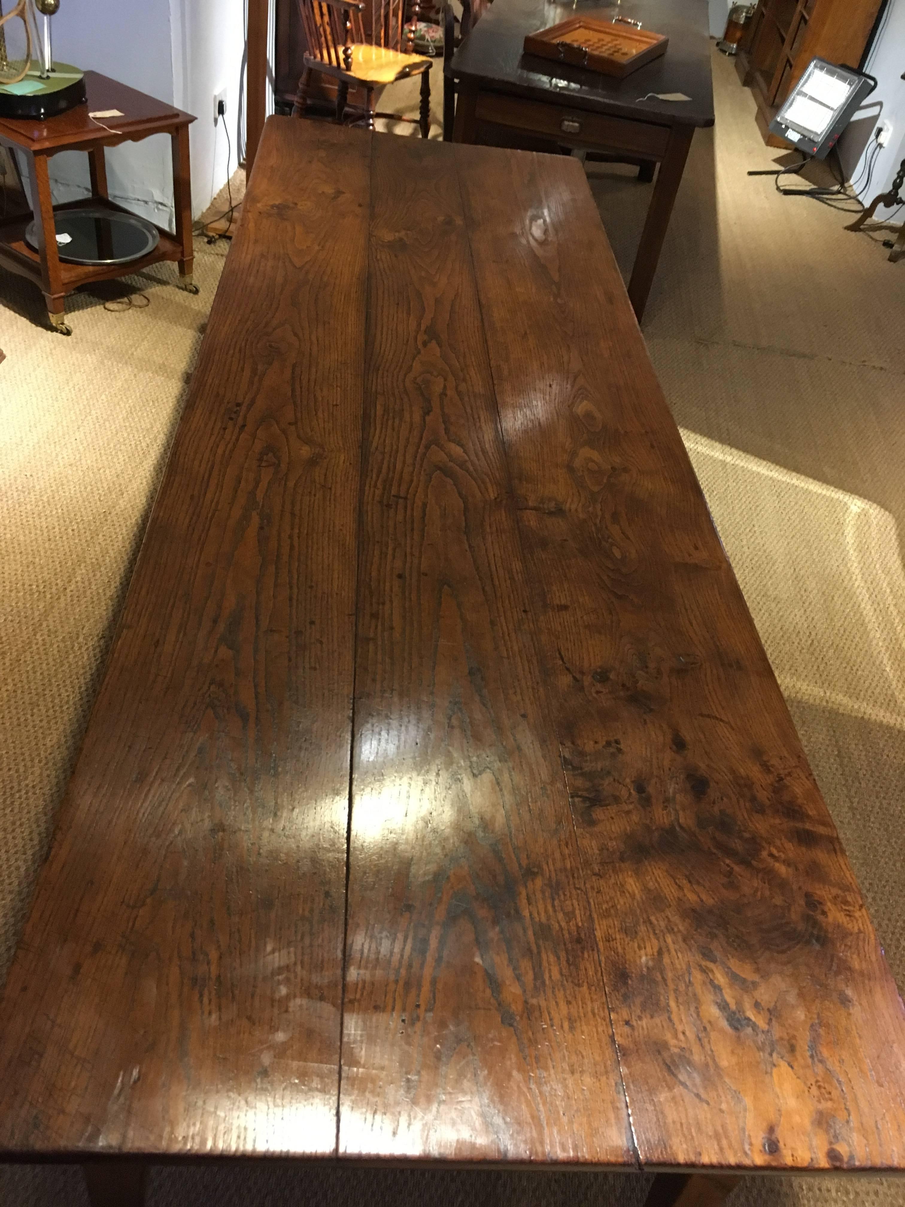 Lovely mid-19th century oak farmhouse table 

Dating to circa 1840s this is a lovely proportioned table, three plank top standing on tapering legs single drawer to one end.

This piece has been through our workshops cleaned/polished all the