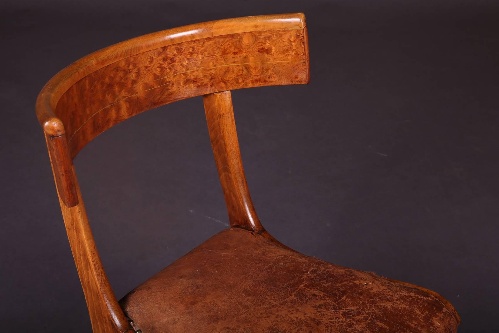 19th Century Empire Klismos Saber-Legs Chair im Zustand „Gut“ in Berlin, DE