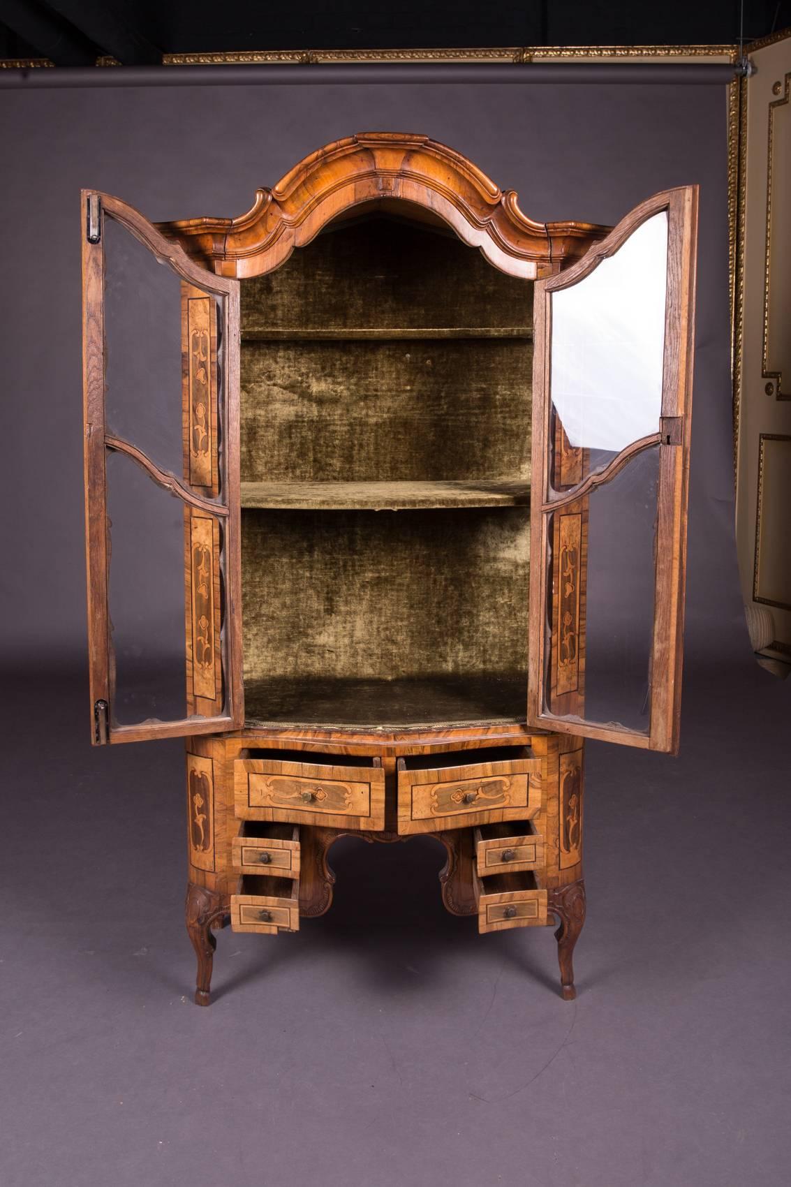Mid-18th Century Baroque Walnut Vitrine Cabinet 1