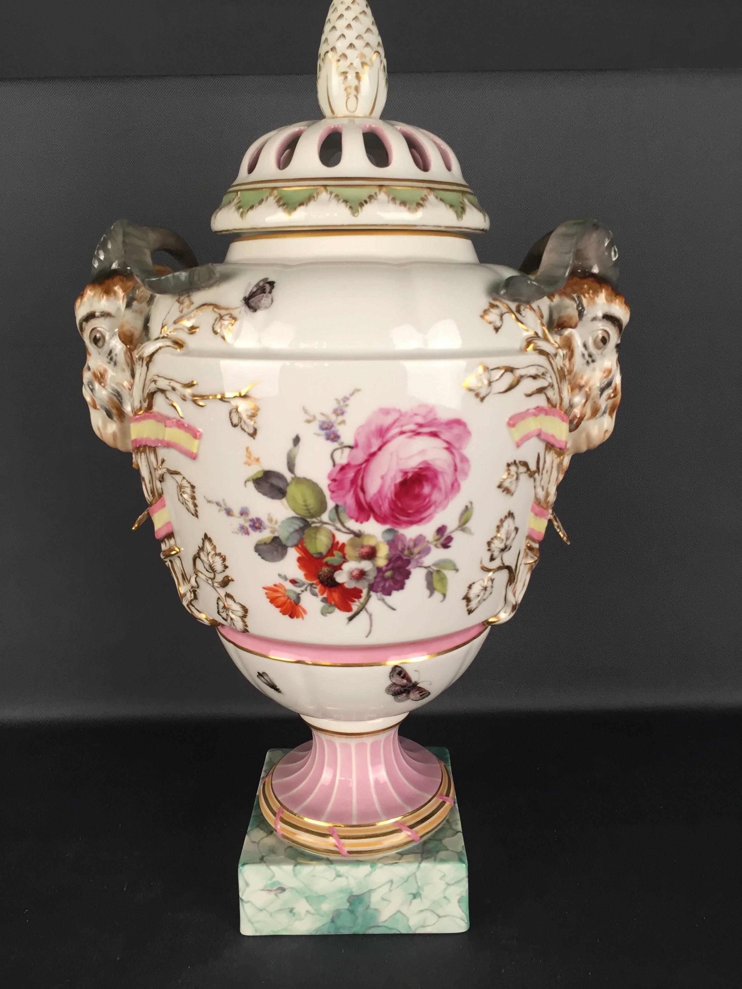 Extremely rare and KPM Berlin Potpourri vase.


Extremely richly painted and rarely executed (highest version).


Measures: Height ca. 35 cm.

On both sides rich floral bouquets. Plinth with green painting.

Working with two equally