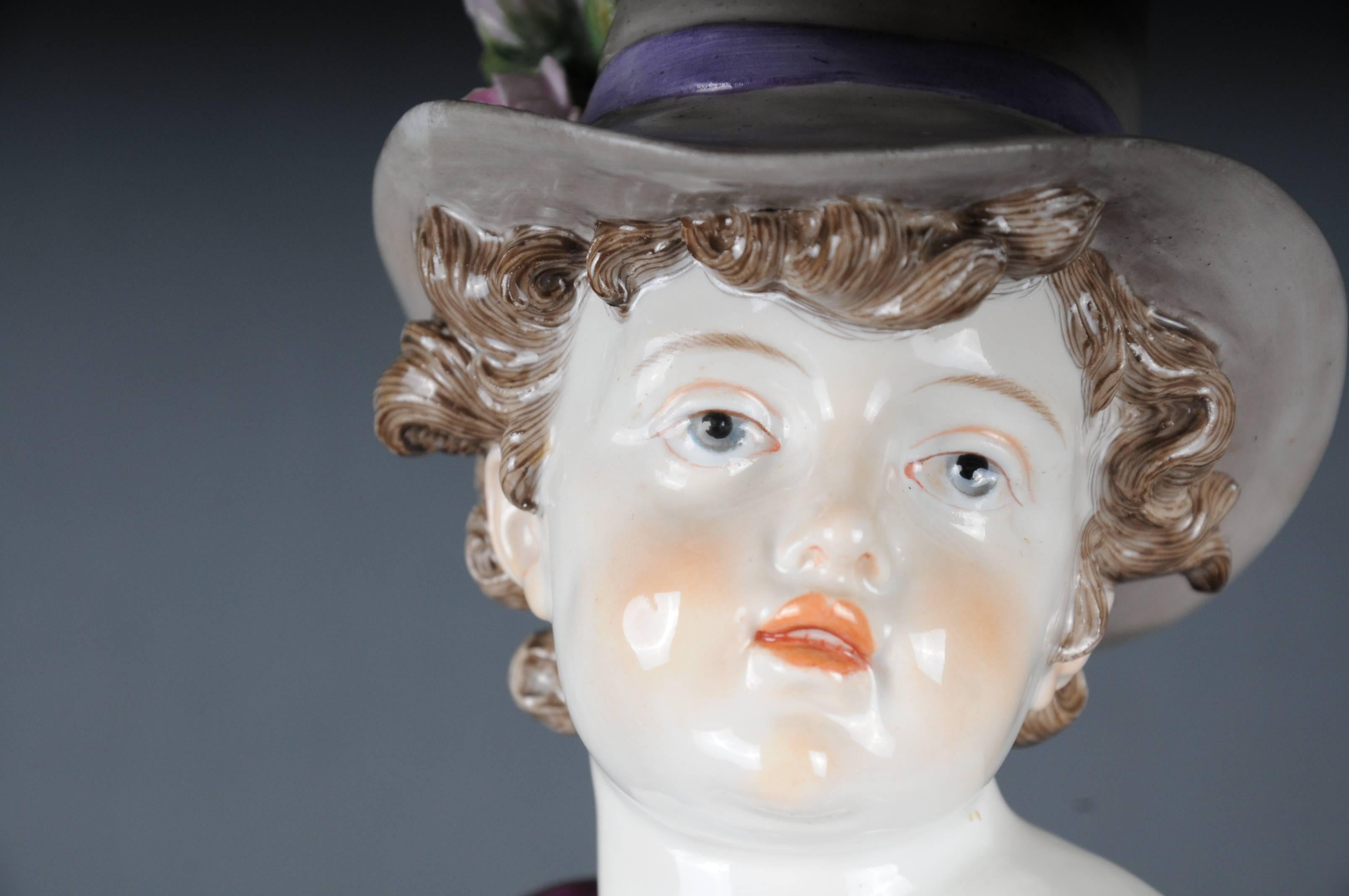 19th Century Meissen Figurine Bust Designed by Kaendler In Good Condition In Berlin, DE