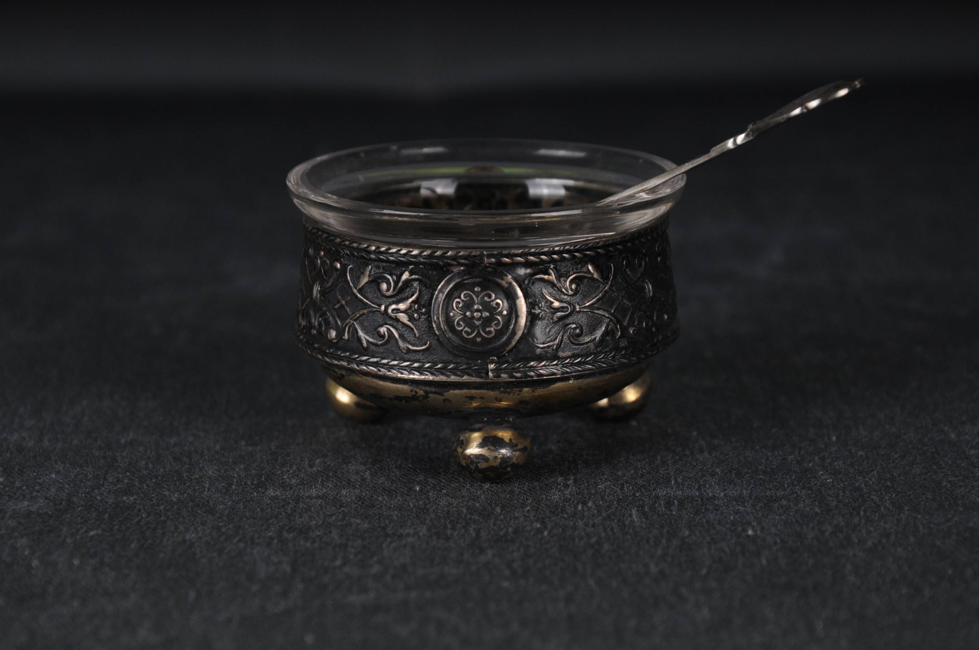 Antique Caviar ball footbowl 800 Silver Germany bowl glass insert & 830er Spoon In Good Condition For Sale In Berlin, DE
