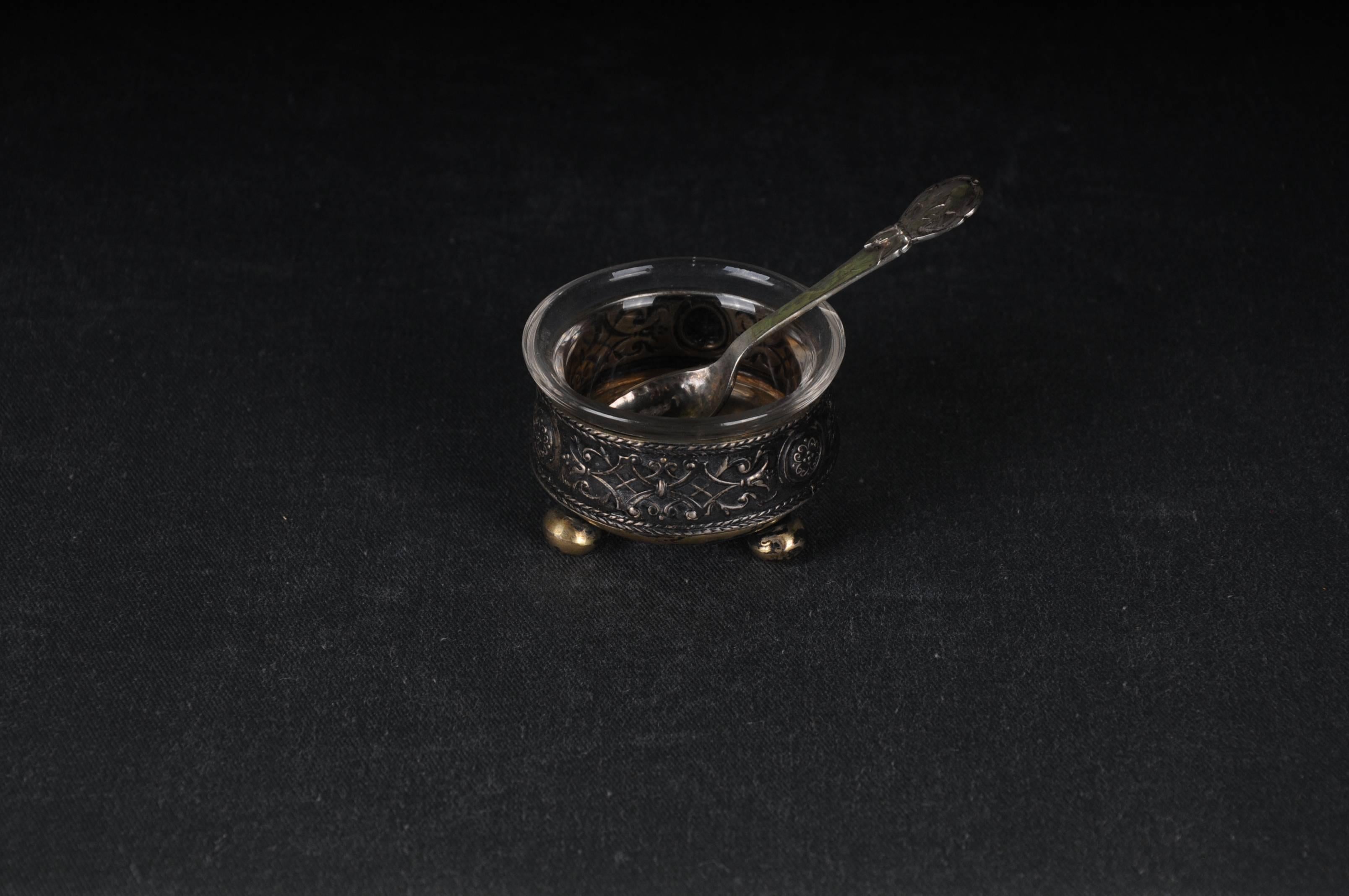 Antike Kaviar-Kugel-Fußschleife 800er Silber Deutschland Schalenglaseinlage & 830er Löffel  (19. Jahrhundert) im Angebot