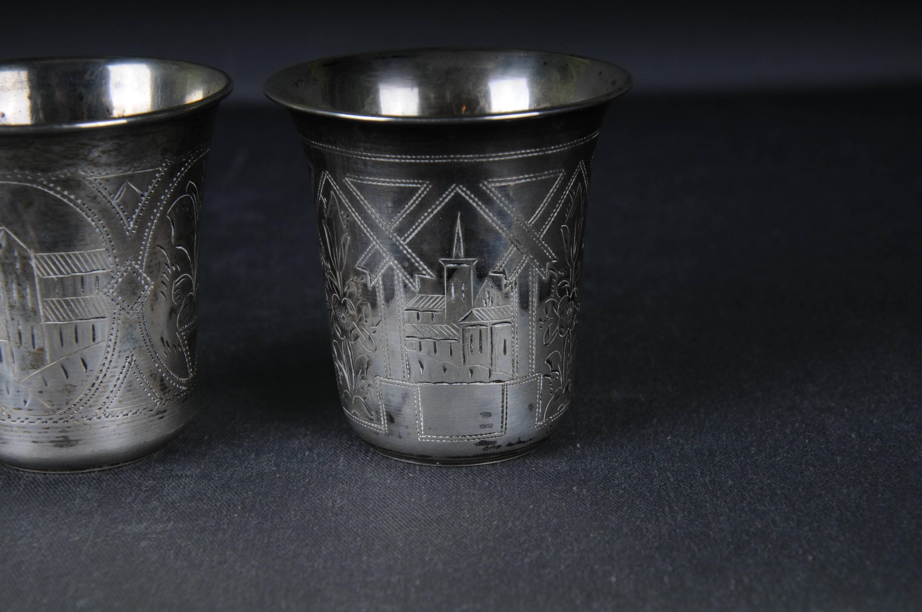 2 Antique Silver Mug 84 Silver Russian 

Viktor Sawinkow Flowers City 875er Silver


Weight 107 grams

The condition can be seen in the pictures.