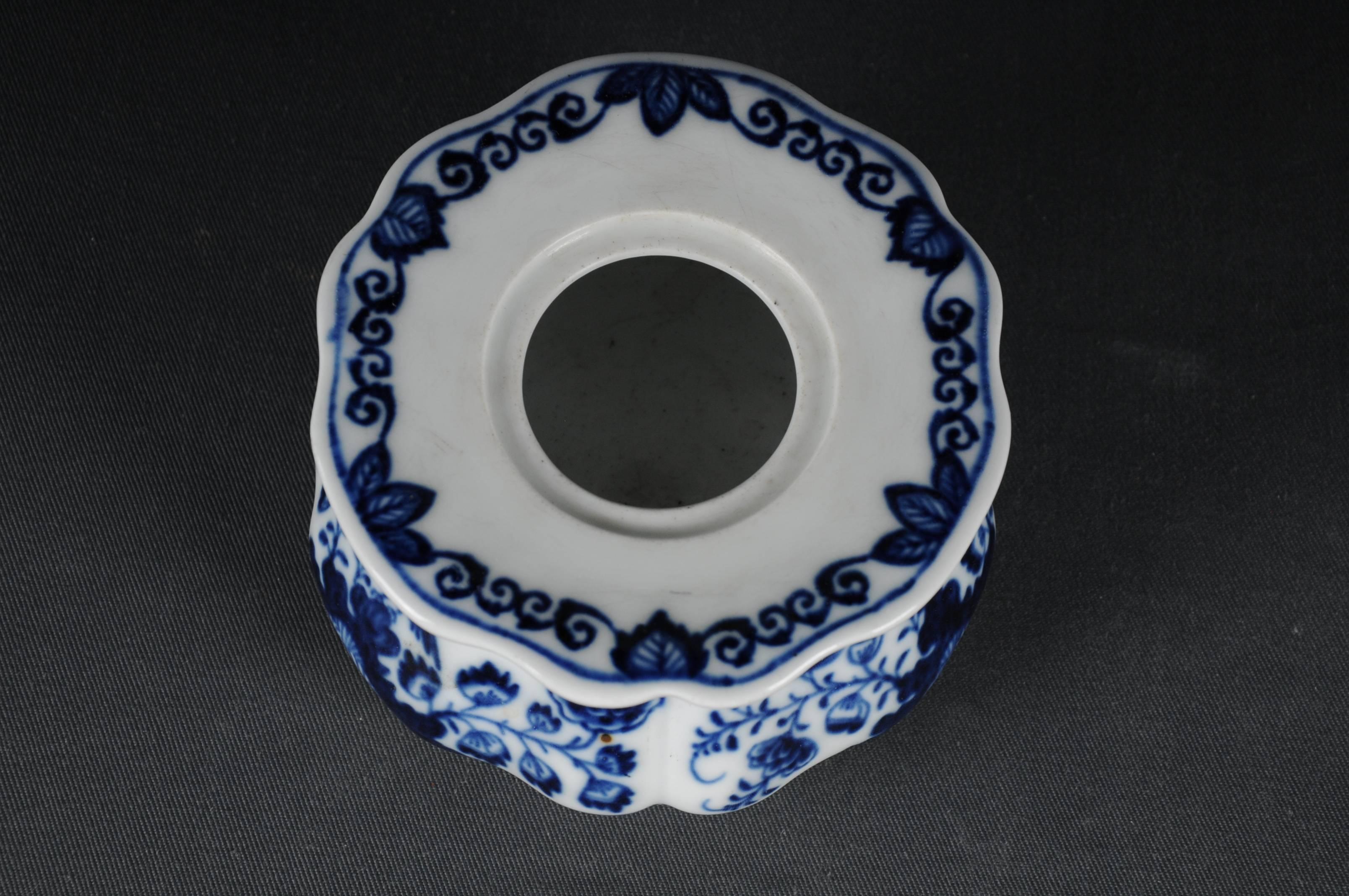 Meissener Tintenbecher aus dem 18. Jahrhundert in blauem Gemälde, um 1750 im Zustand „Gut“ im Angebot in Berlin, DE