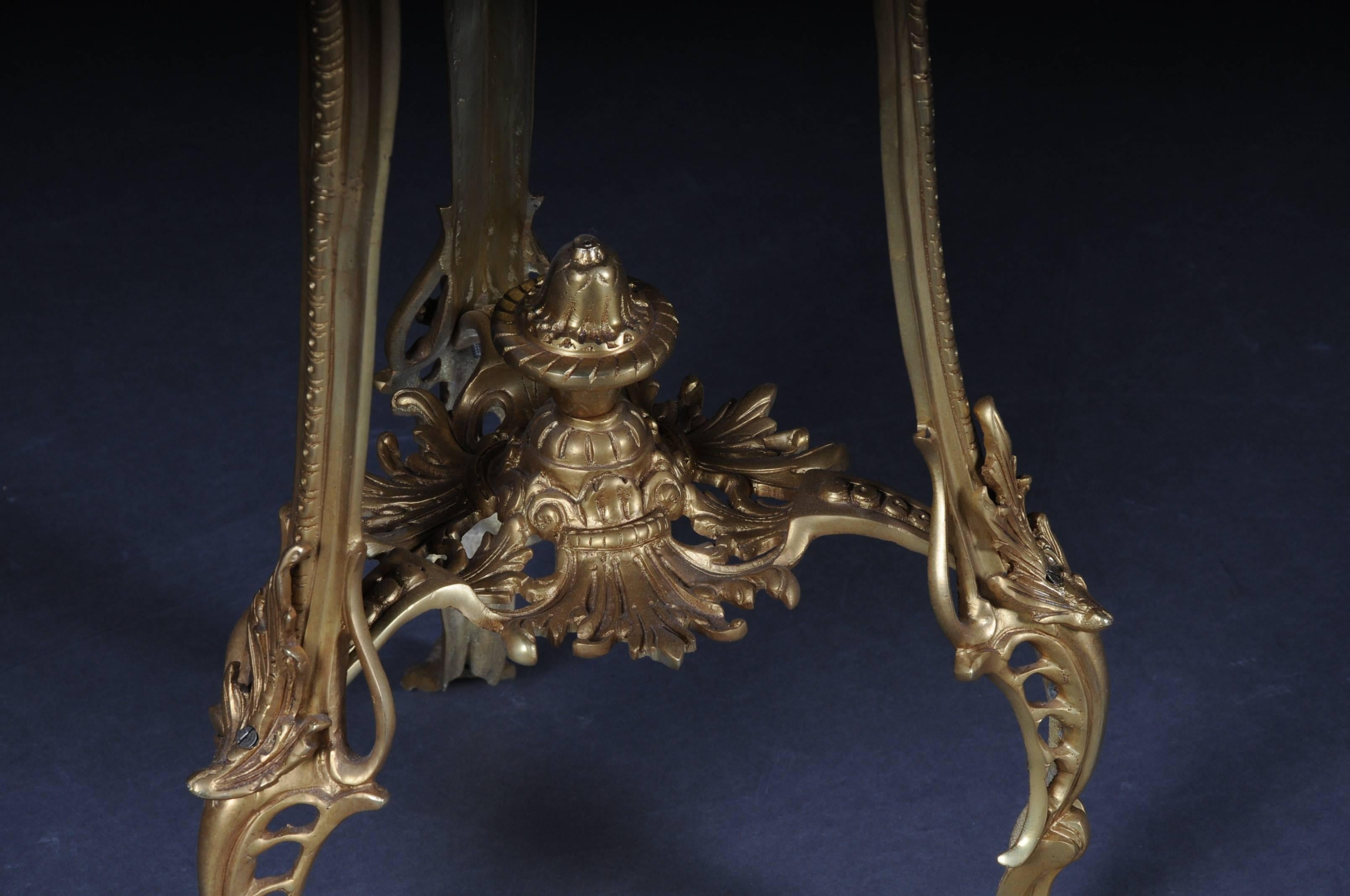 Prächtiger französischer Bronze-Beistelltisch im Louis-XV-Stil (20. Jahrhundert)