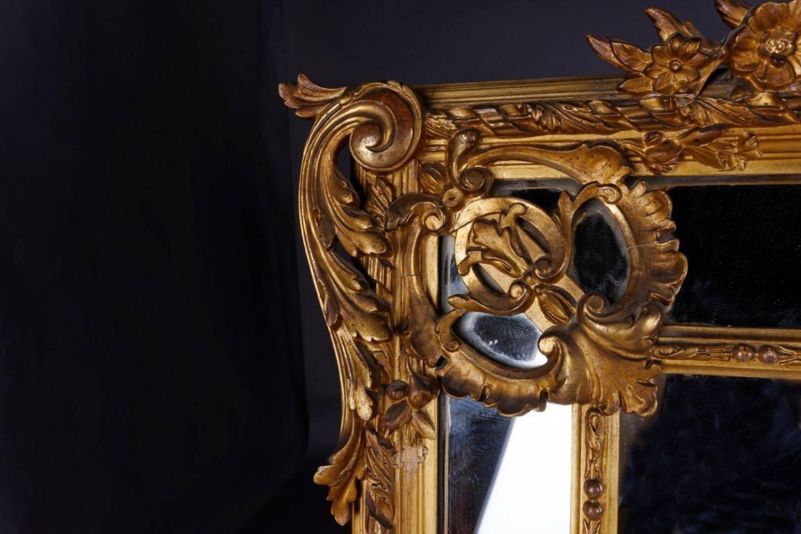 Vergoldeter Salonspiegel Napoleon III. aus dem 19. Jahrhundert (Blattgold) im Angebot