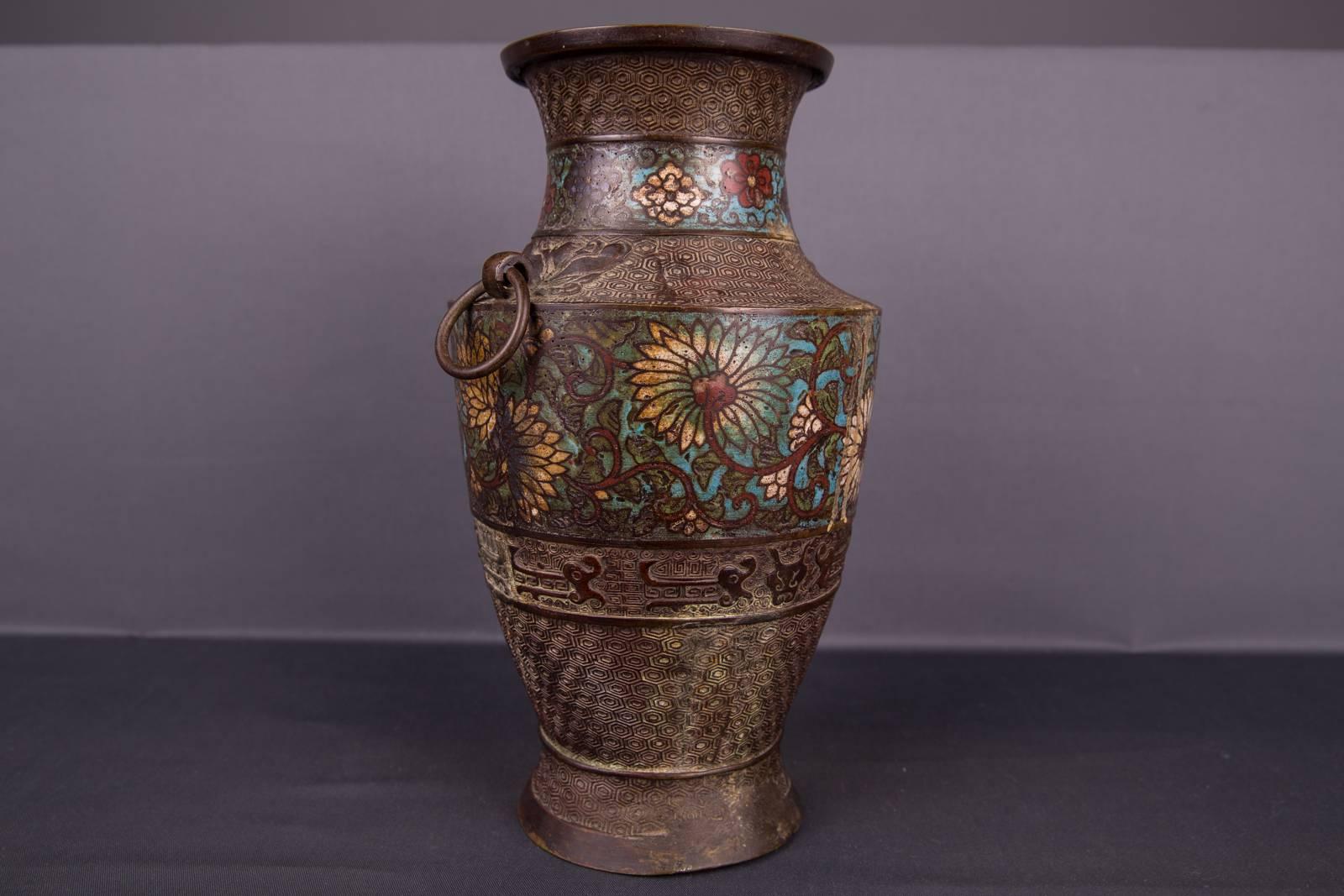 antique chinese bronze vases