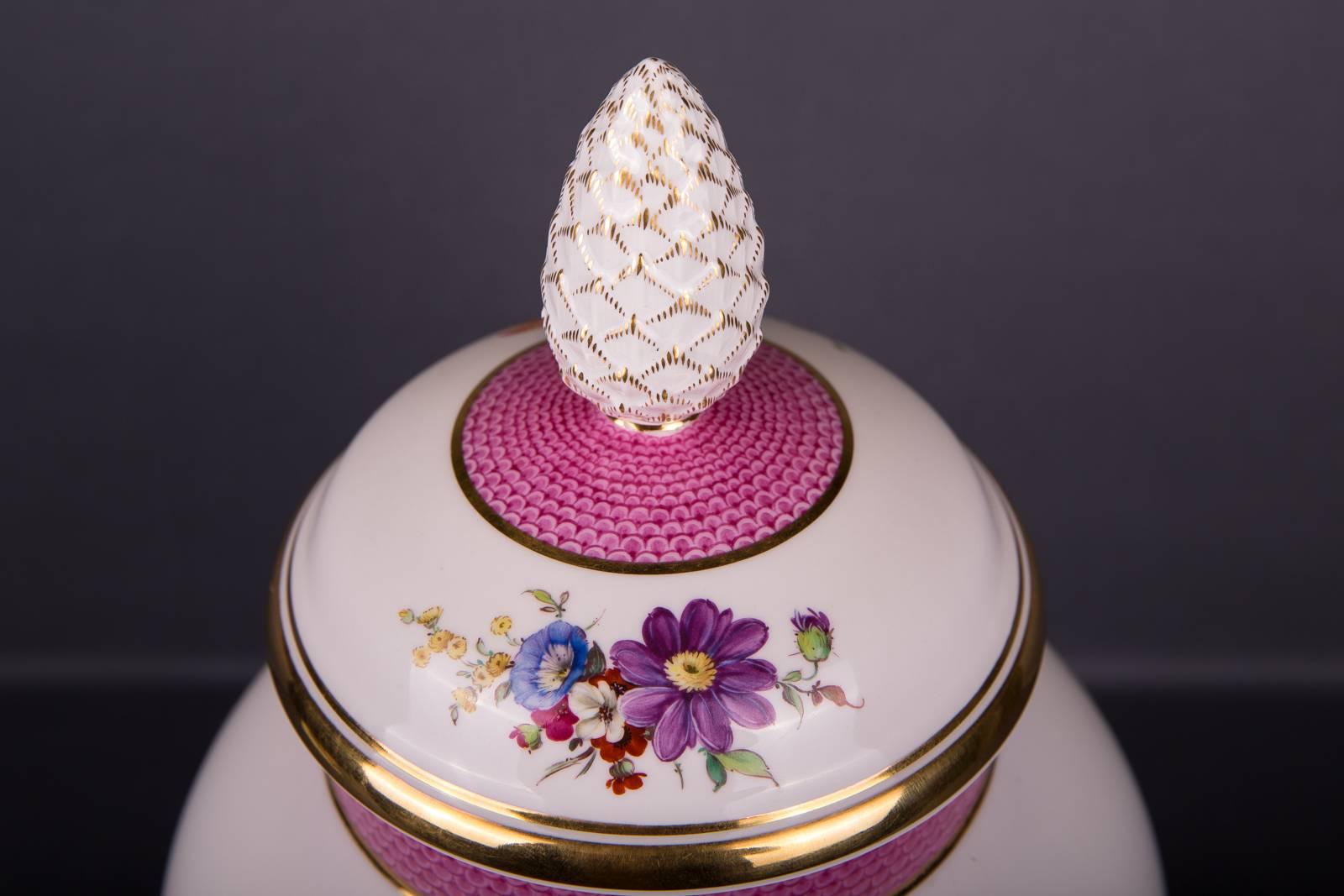 Porcelaine Vase pot-pourri KPM Berlin du 20ème siècle Breslauer Stadtschloss en vente