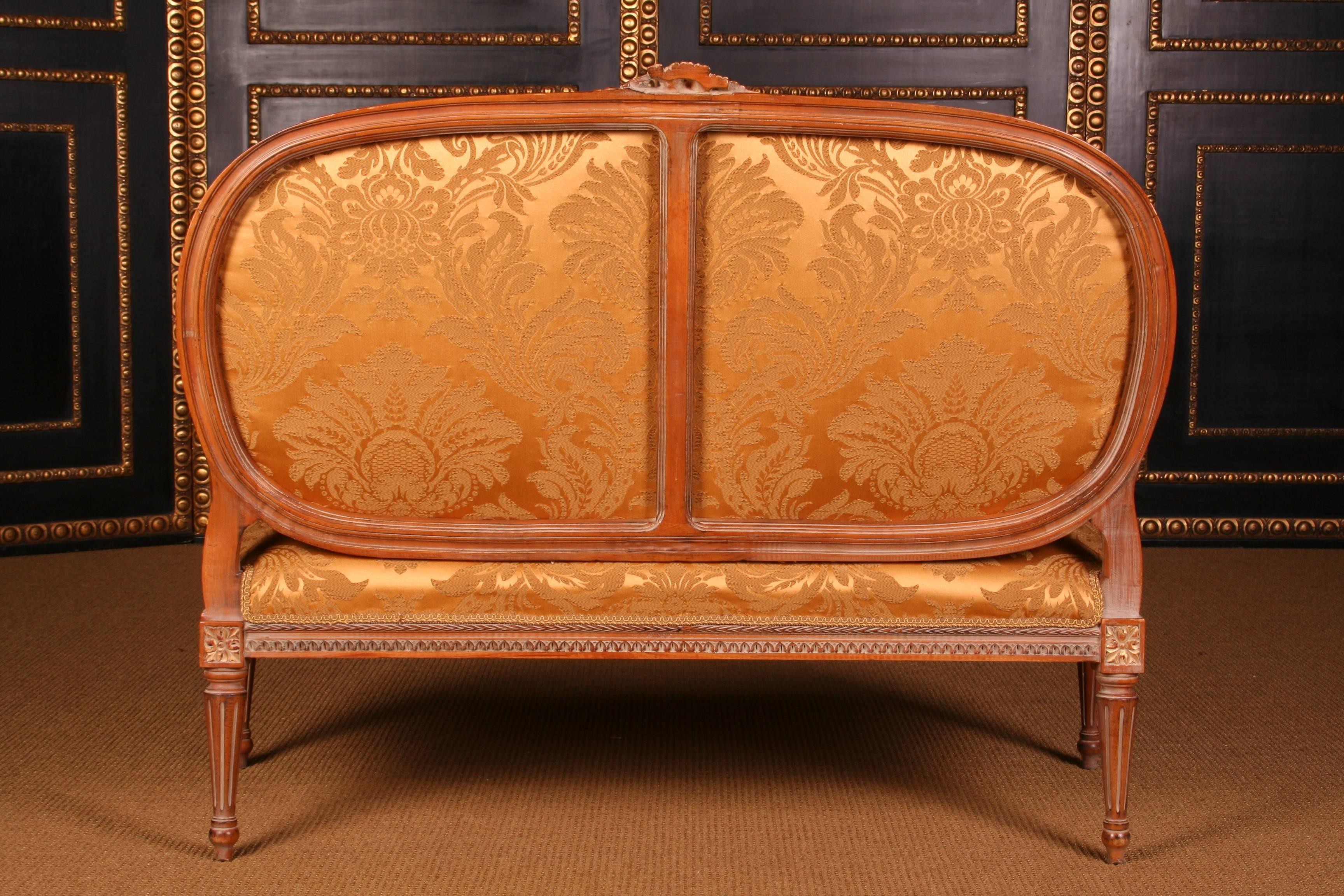 20th Century Louis Seize Style Wood French Seating Group Garniture In Good Condition For Sale In Berlin, DE
