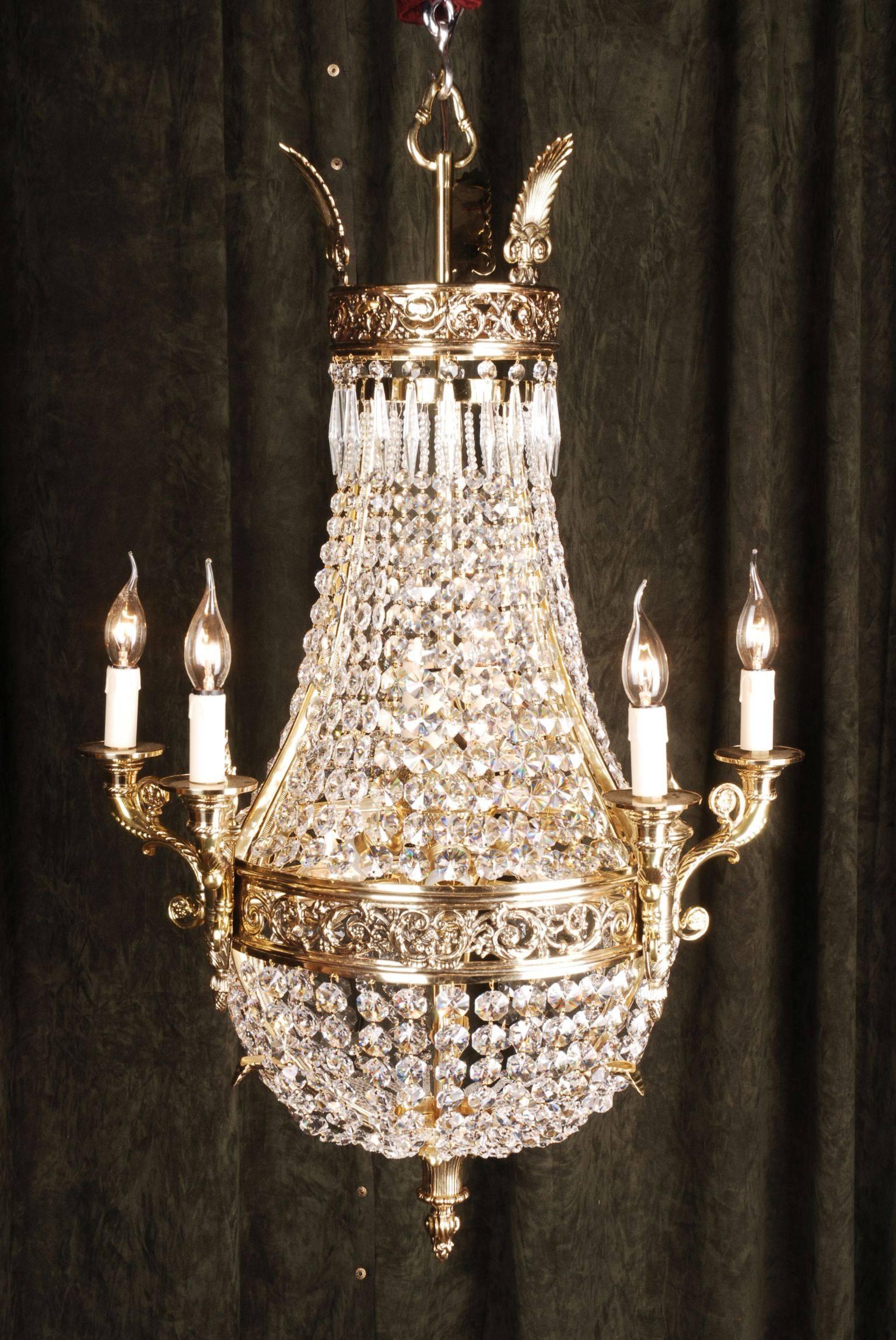 Basket chandelier in Biedermeier\Classicist style.
Engraved bronze. Basket formed corpus. Adorned with classicist basket-form.

(F-Mr-02-Bp).