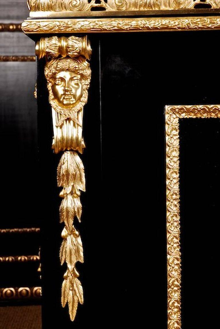 Cabinet en placage de piano noir Louis XIV du 20e siècle en vente 1