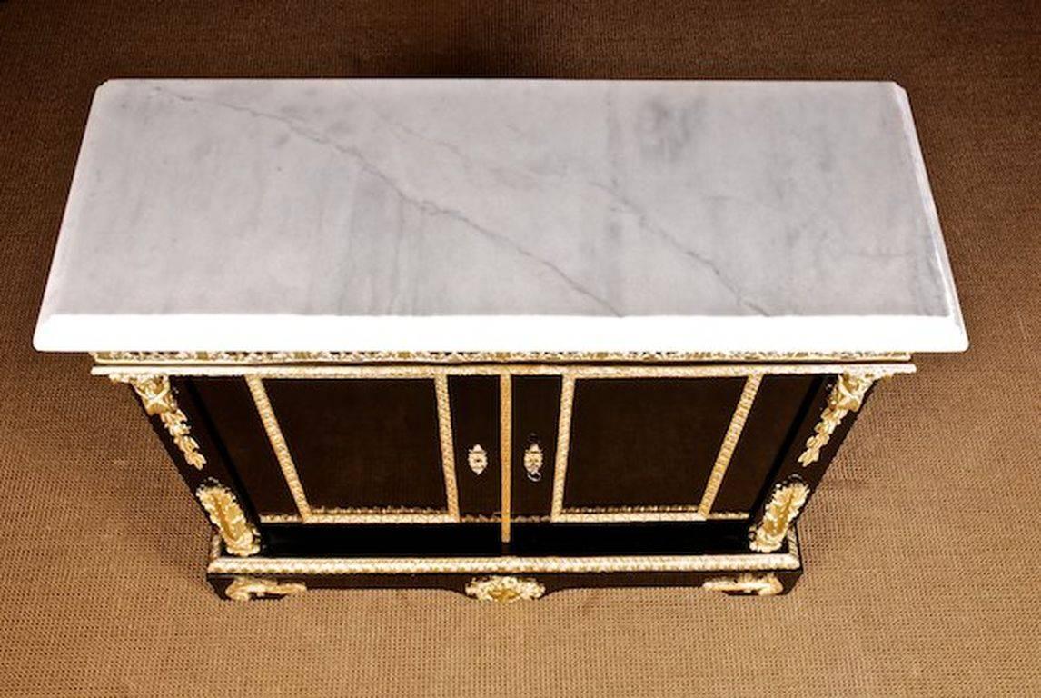 20th Century Louis XIV Black Piano Veneer Cabinet In Good Condition For Sale In Berlin, DE