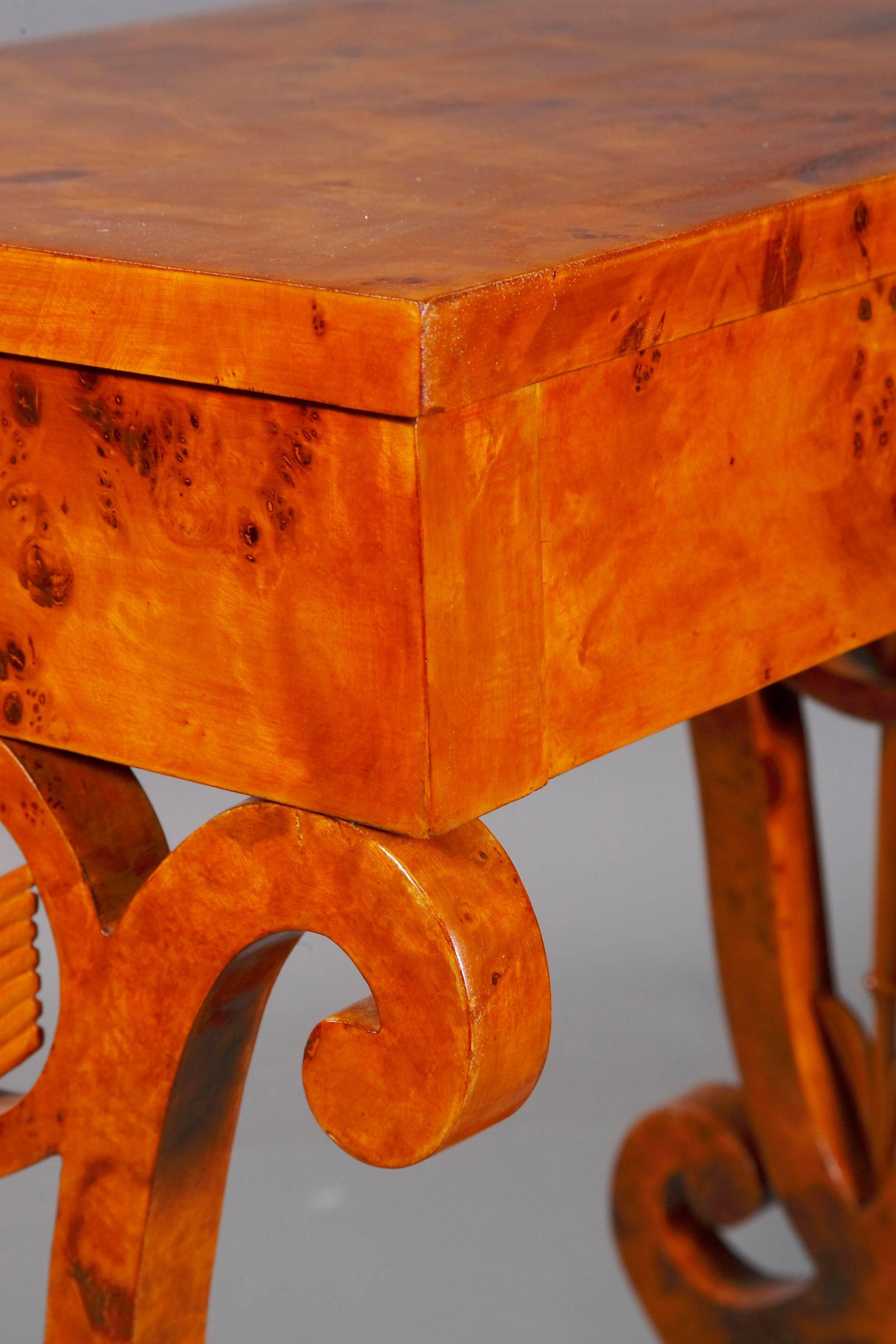 Table de salon de style Biedermeier de Vienne du XXe siècle en vente 2