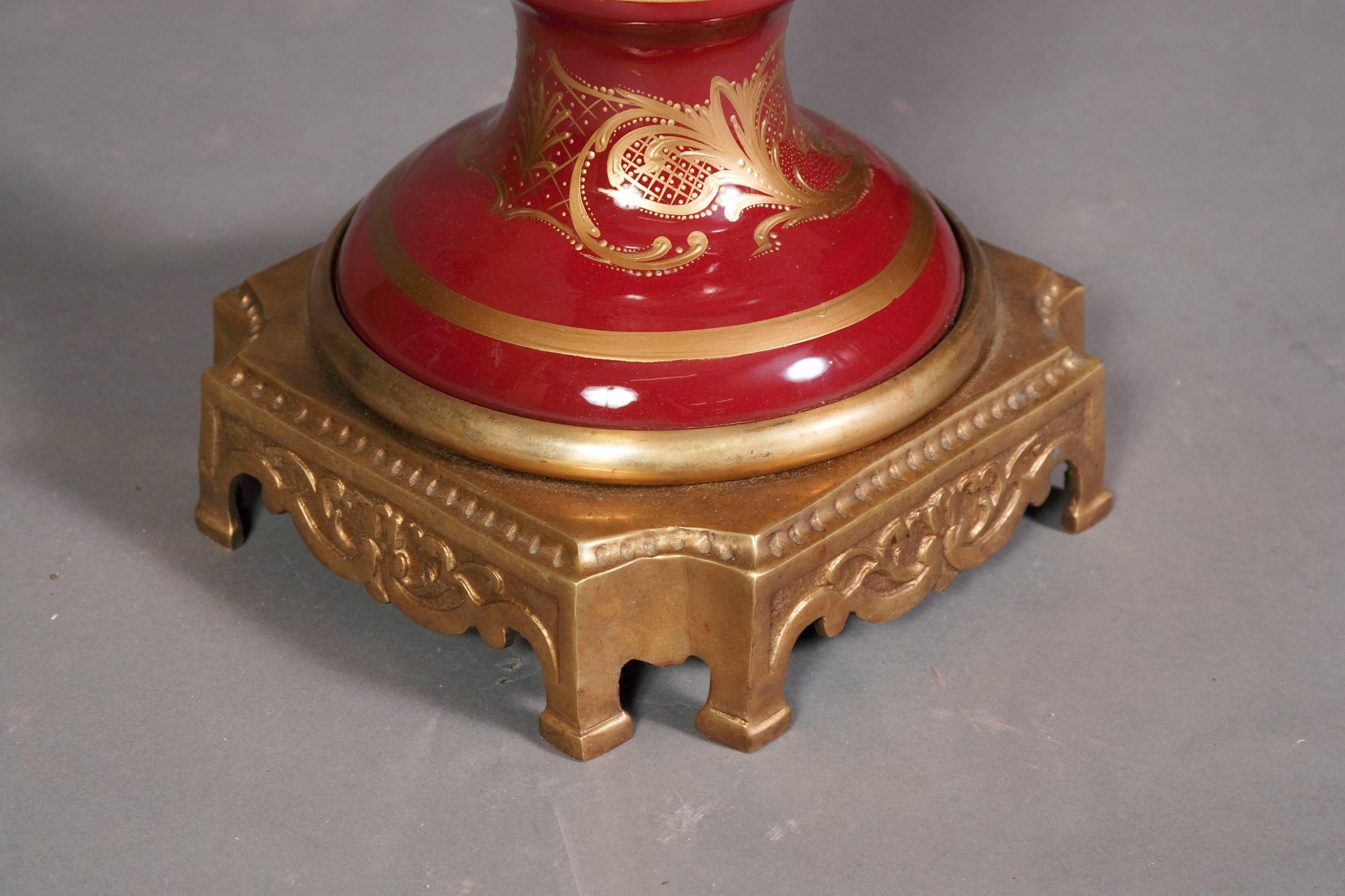 20th Century Louis XIV Sèvre Pompe Lidded Vase For Sale 5