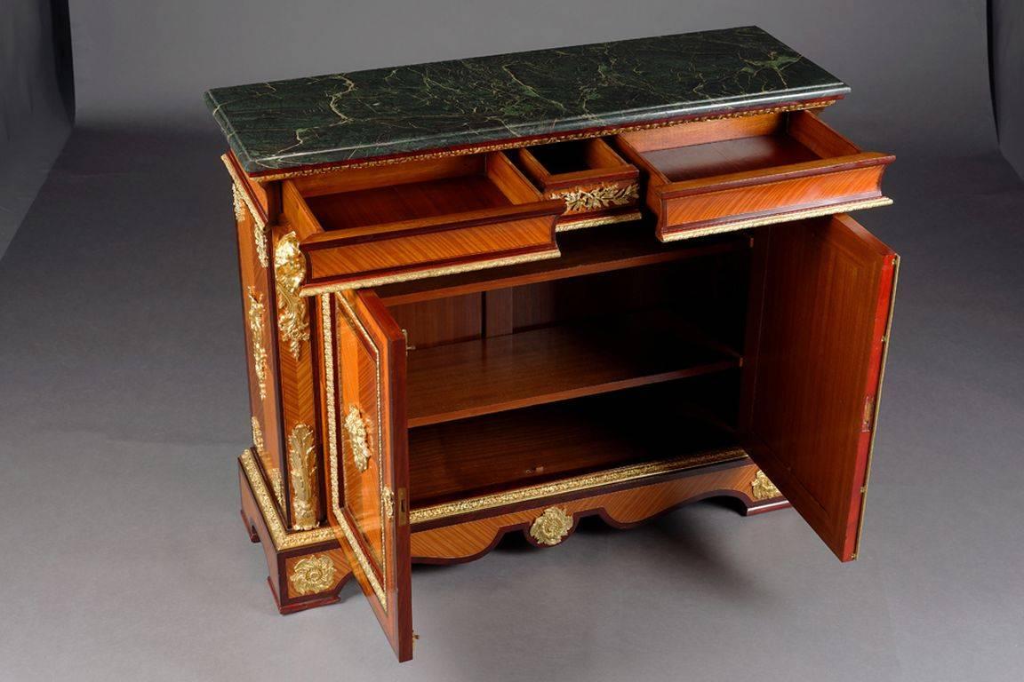 20th Century Louis XIV Style Chest of drawers / sideboard In Good Condition In Berlin, DE