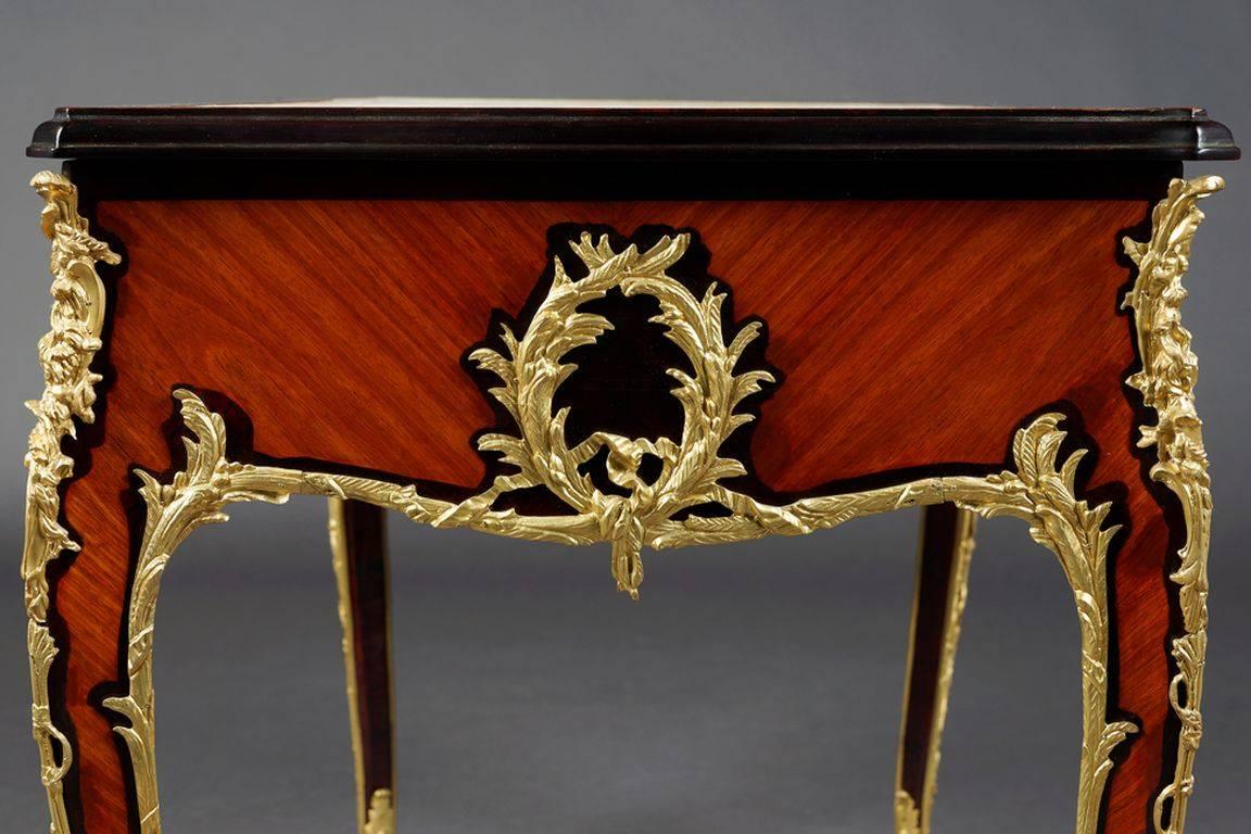 Französischer Bureau-Teller oder Schreibtisch im Louis-XV-Stil des 20. Jahrhunderts nach Francois Linke im Angebot 1