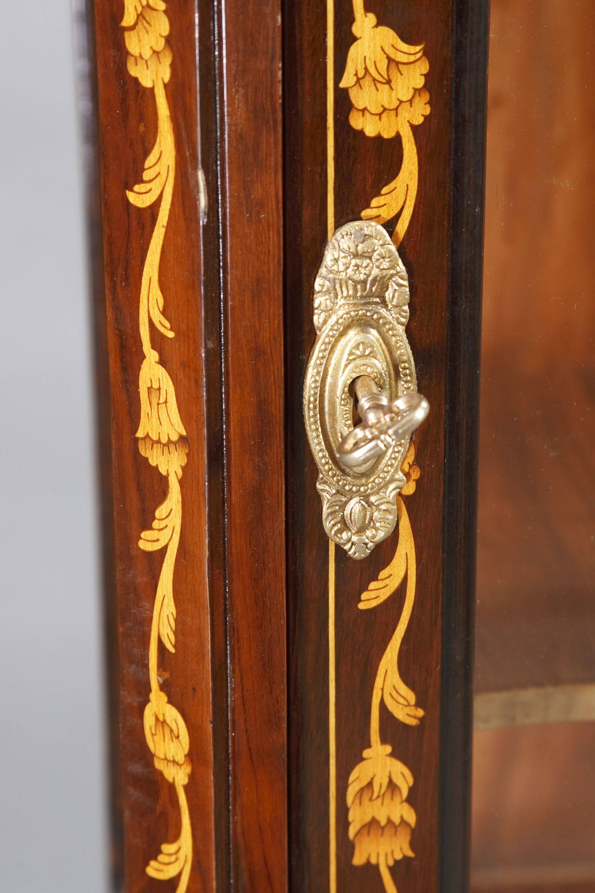 20th Century Baroque Style Dutch Display Cabinet 5