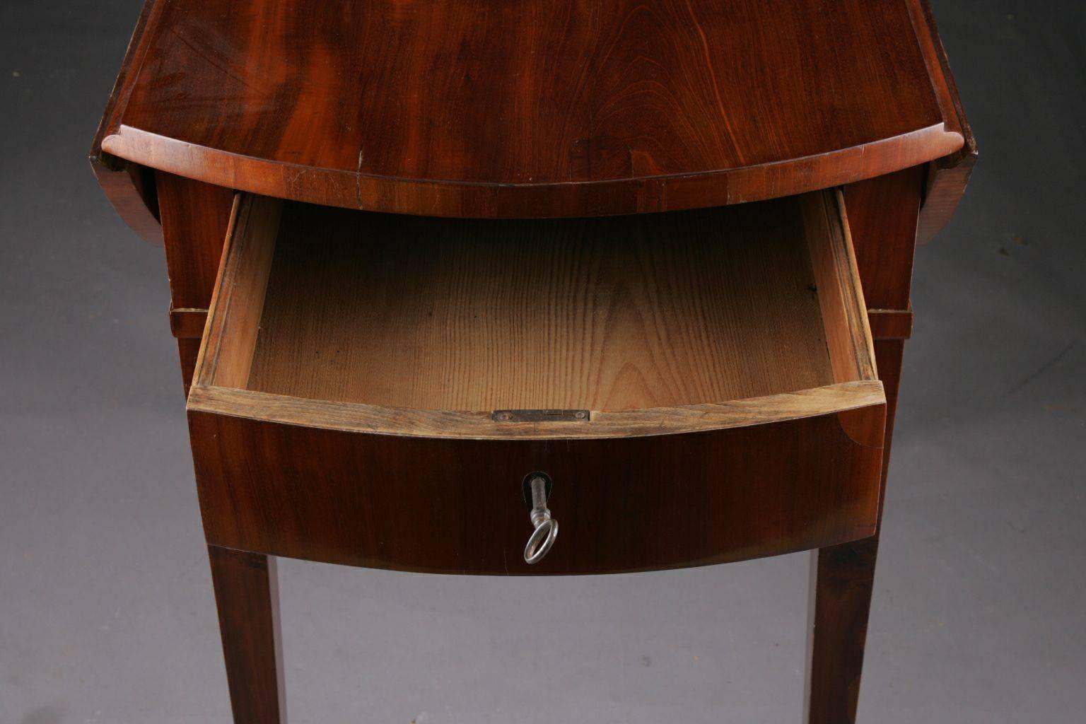 19th Century Biedermeier Folding Table or Pembroke Table For Sale 2