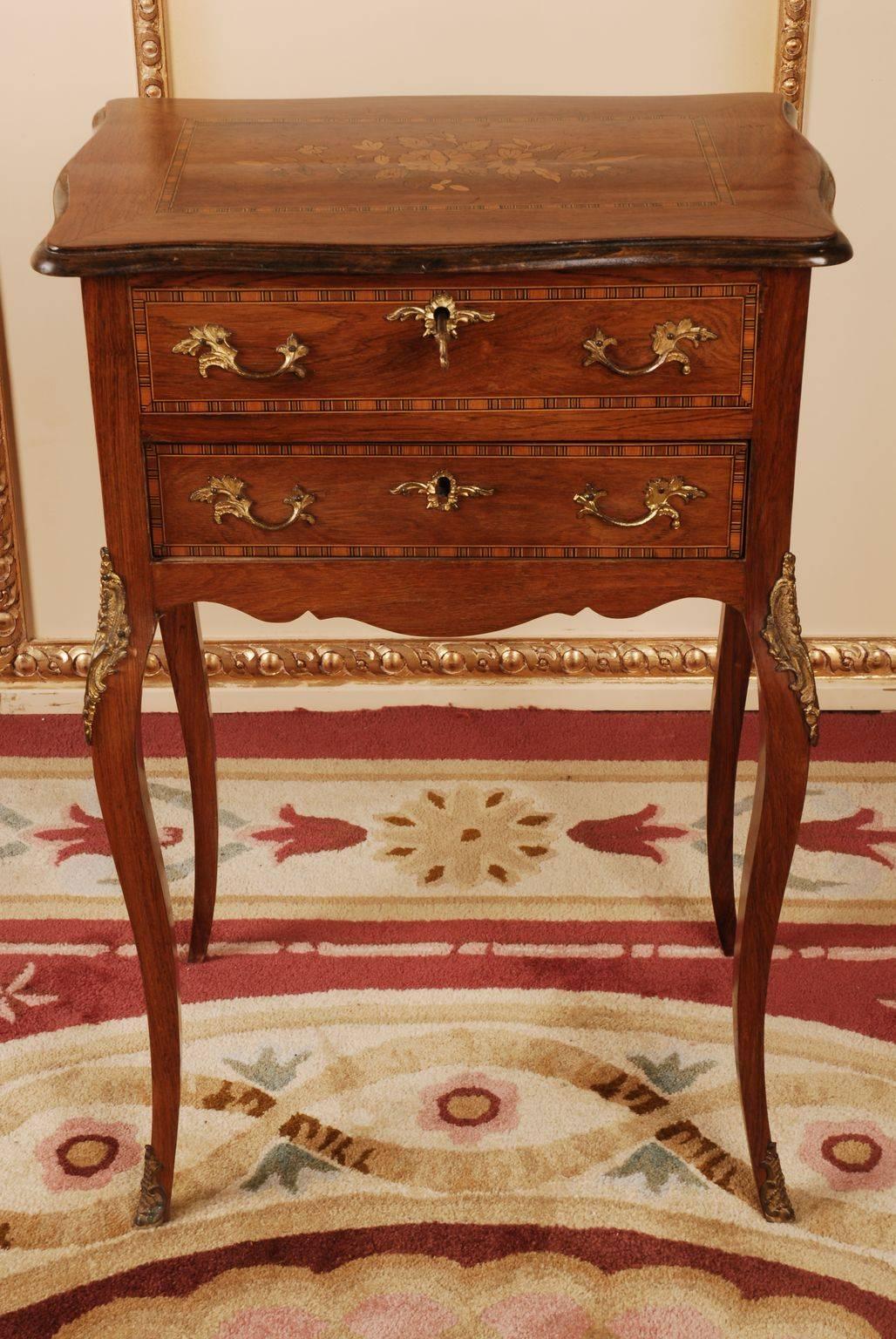 French 19th Century Louis XV Style Curved-Legs Side Table