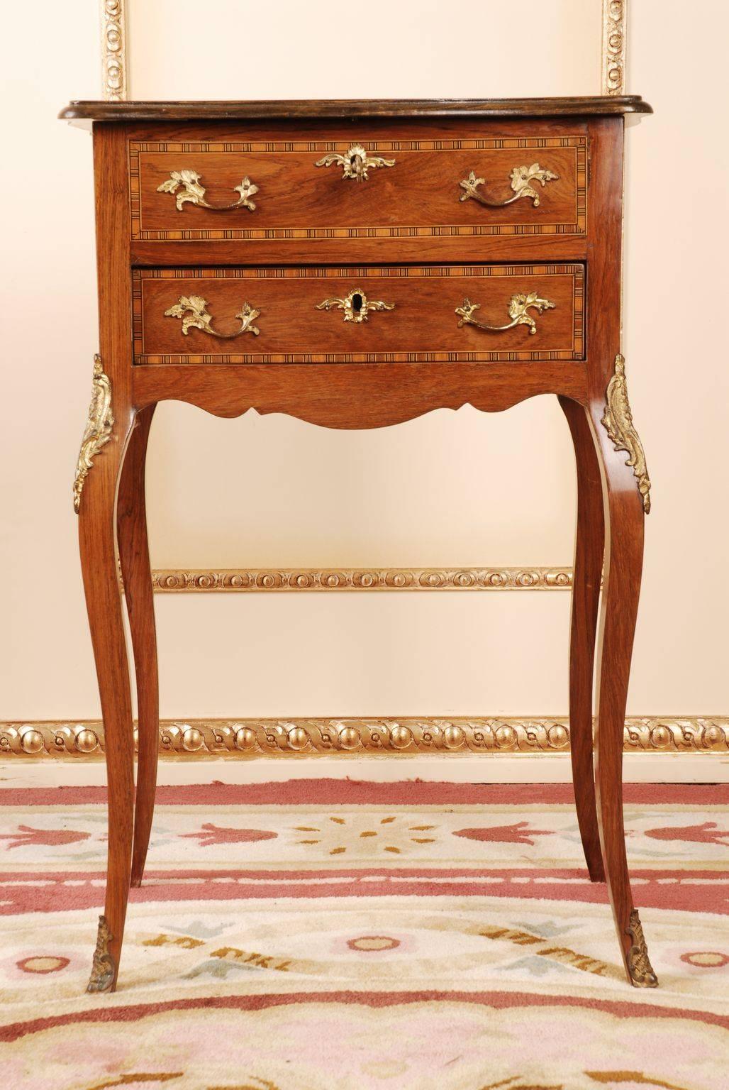 19th Century Louis XV Style Curved-Legs Side Table In Good Condition In Berlin, DE