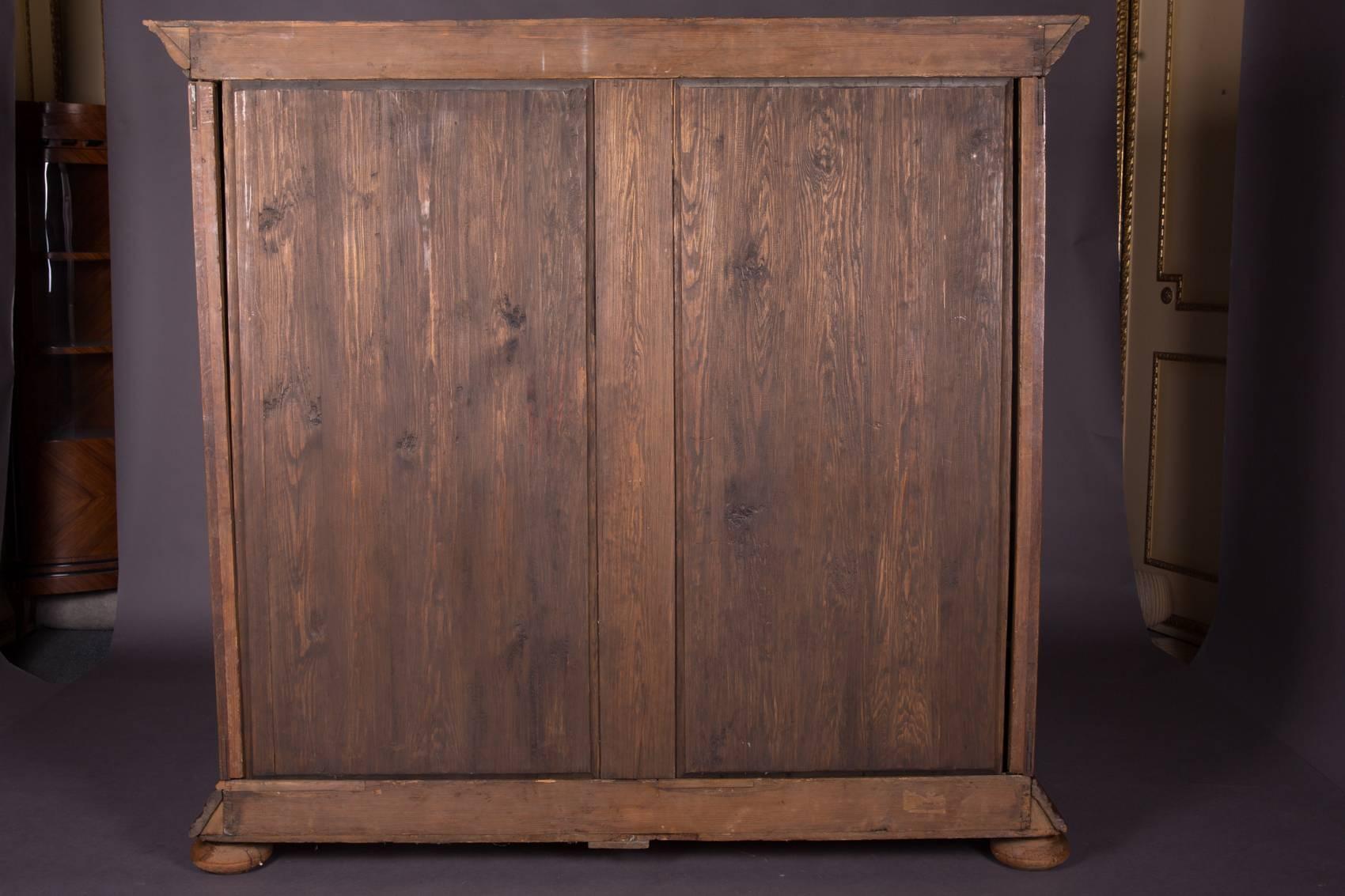 18th Century Baroque Oak Cupboard In Good Condition In Berlin, DE