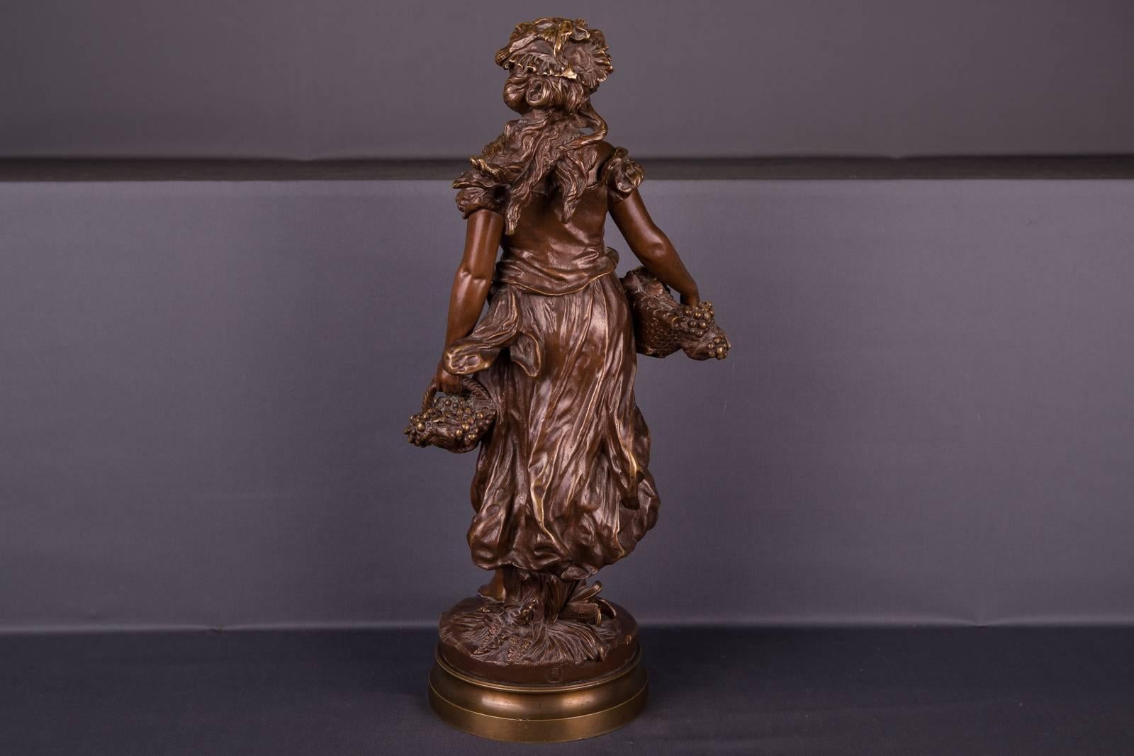 Bronzeskulptur aus dem 19. Jahrhundert von Mathurin Moreau, Automne, Herbst (Französisch) im Angebot