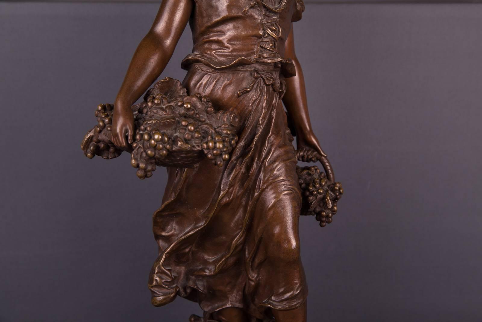 Bronzo Scultura in bronzo del XIX secolo di Mathurin Moreau, Automne, Autunno in vendita