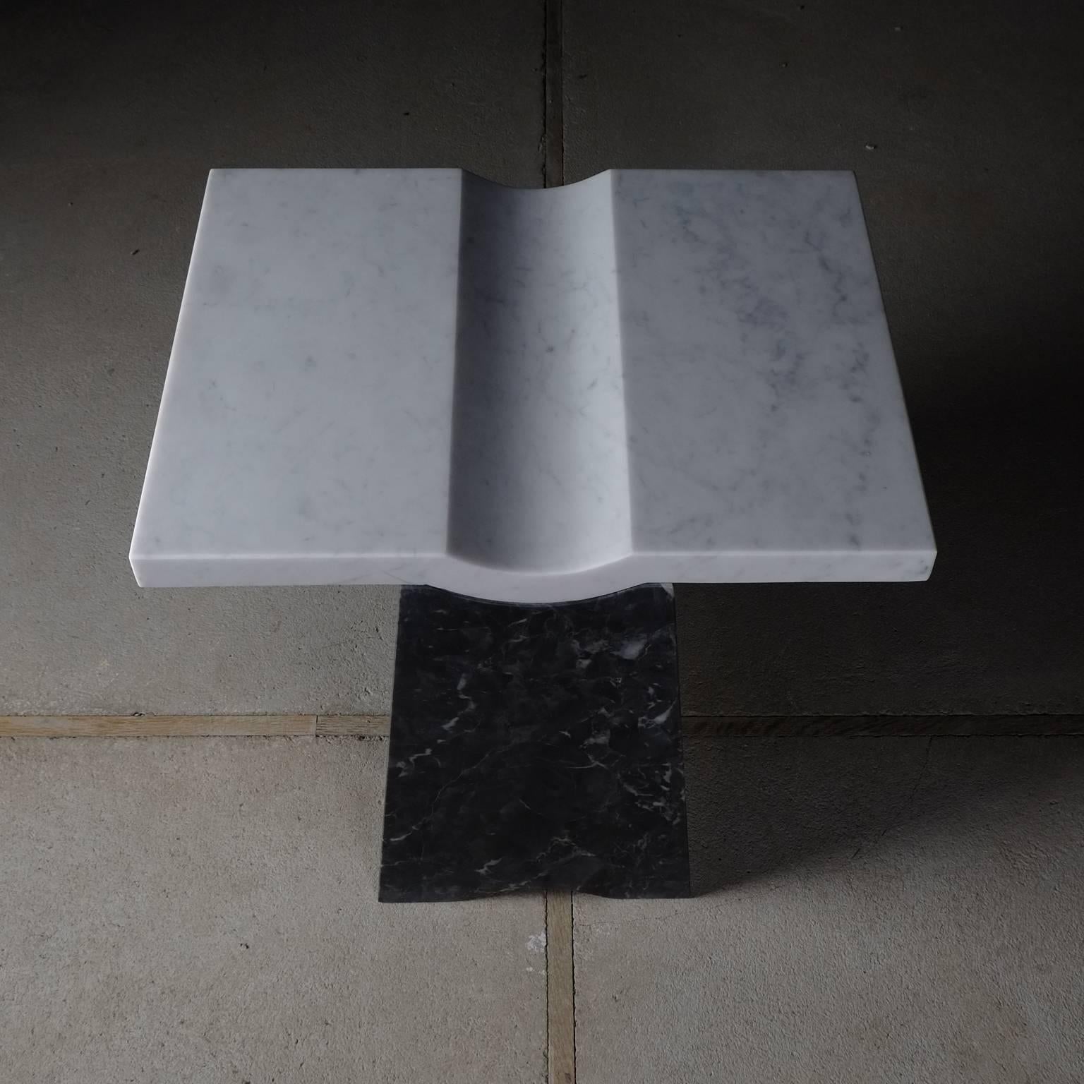 Coulee, Contemporary Marble Side Table In New Condition For Sale In London, GB
