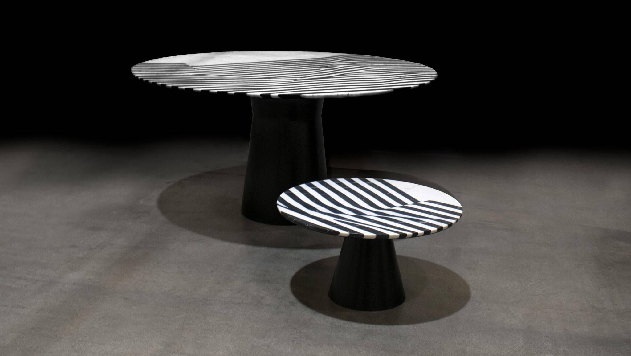 Veiled Round Coffee Table, Contemporary Inlaid Black and White Marble For Sale 1