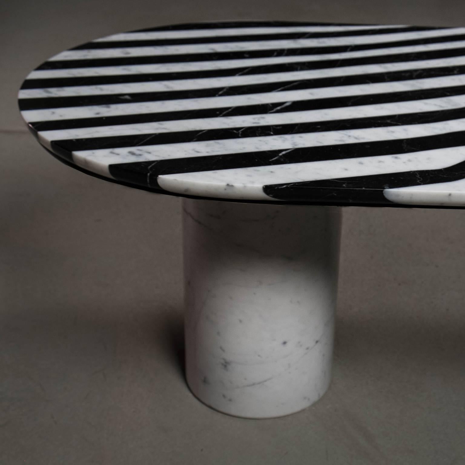 Italian Veiled Side Table Oval, Contemporary Inlaid Black and White Marble For Sale