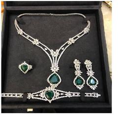 Rare 18-karat Gold Important Emerald Diamond Necklace Earring Pierre Hotel