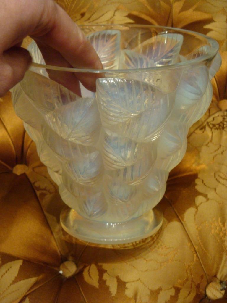 Important Lalique Opalescent Leaf Bowl Vase Collection For Sale 1
