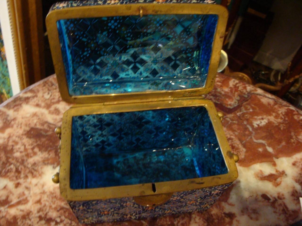 19th Century Hinged Glass Platinum Blue White Floral Moser Box In Good Condition For Sale In New York, NY